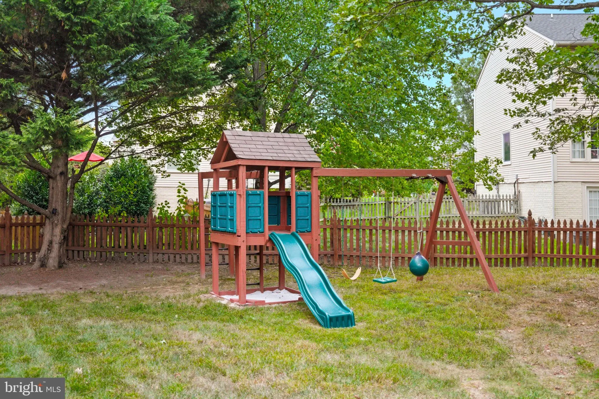 Ashburn, Virginia 20147, United States, 4 Bedrooms Bedrooms, ,4 BathroomsBathrooms,Residential,Contingent,226567