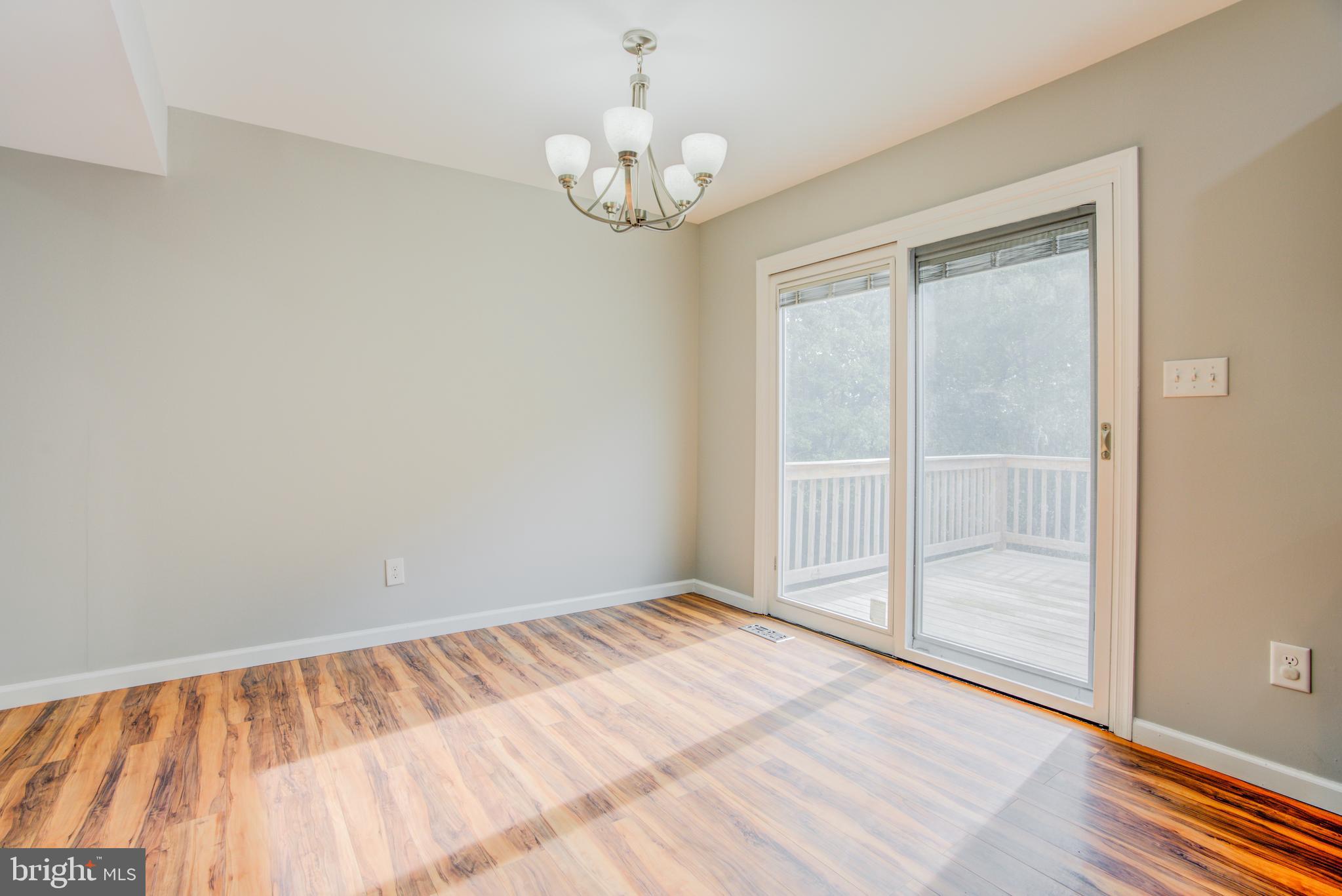 RIDGEFIELD - Residential