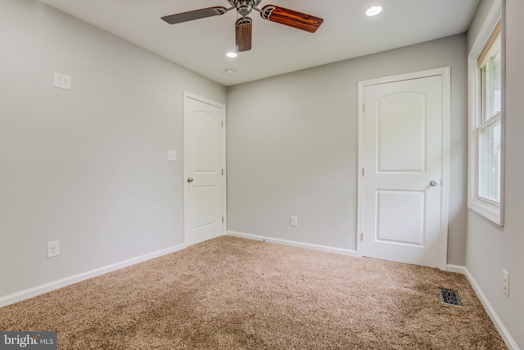 RIDGEFIELD - Residential