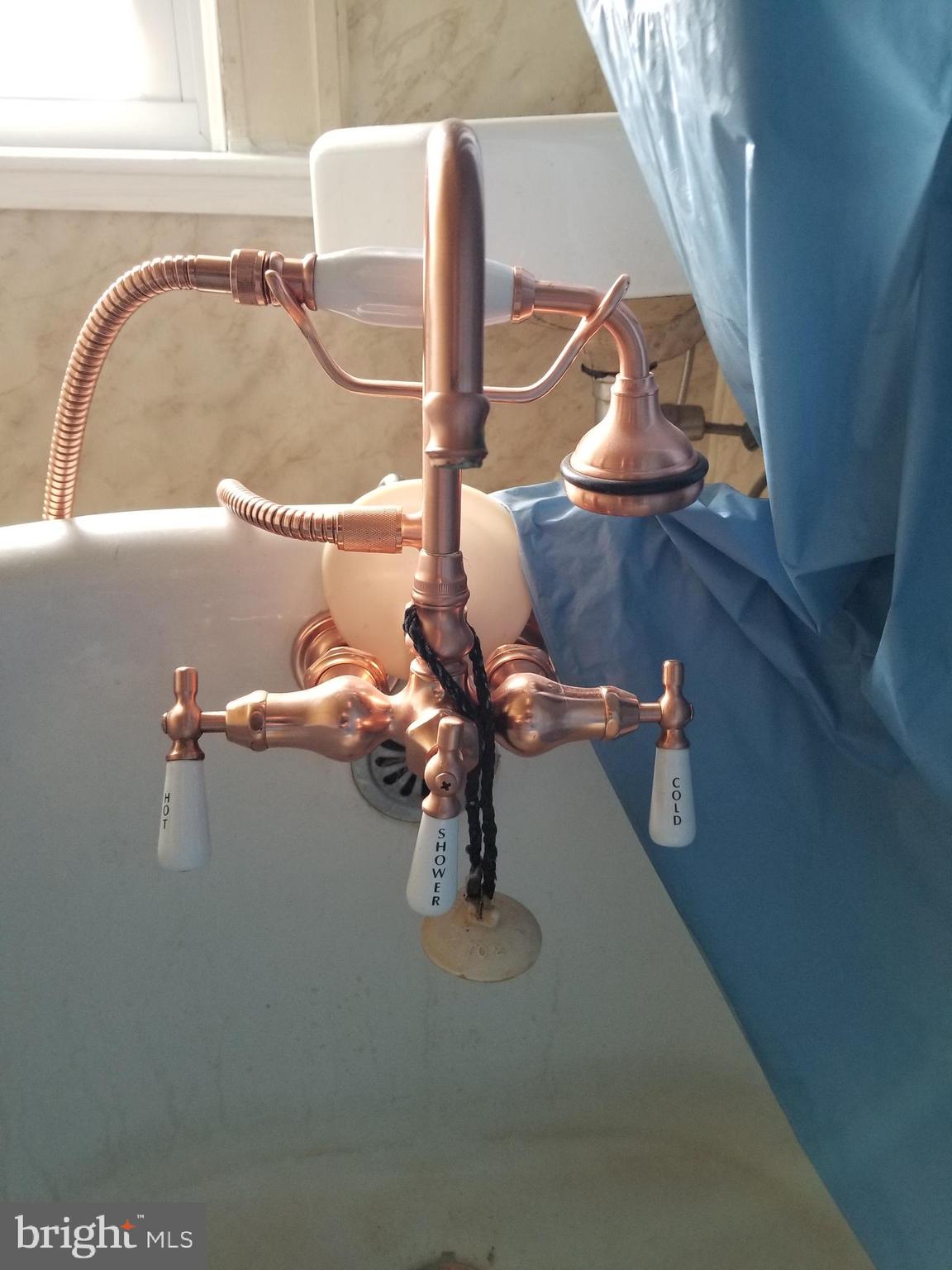 LANDSDOWNE - Residential