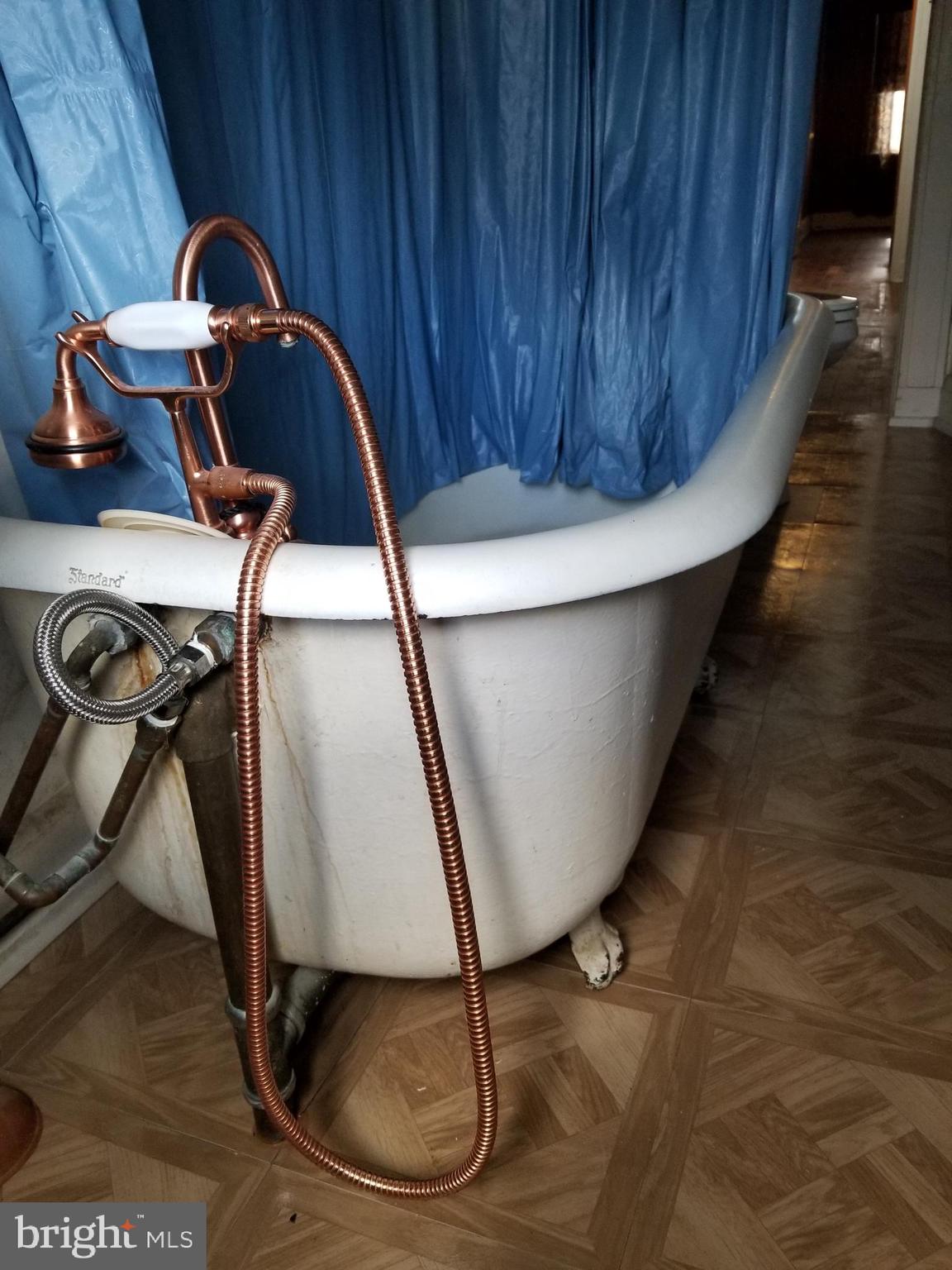 LANDSDOWNE - Residential