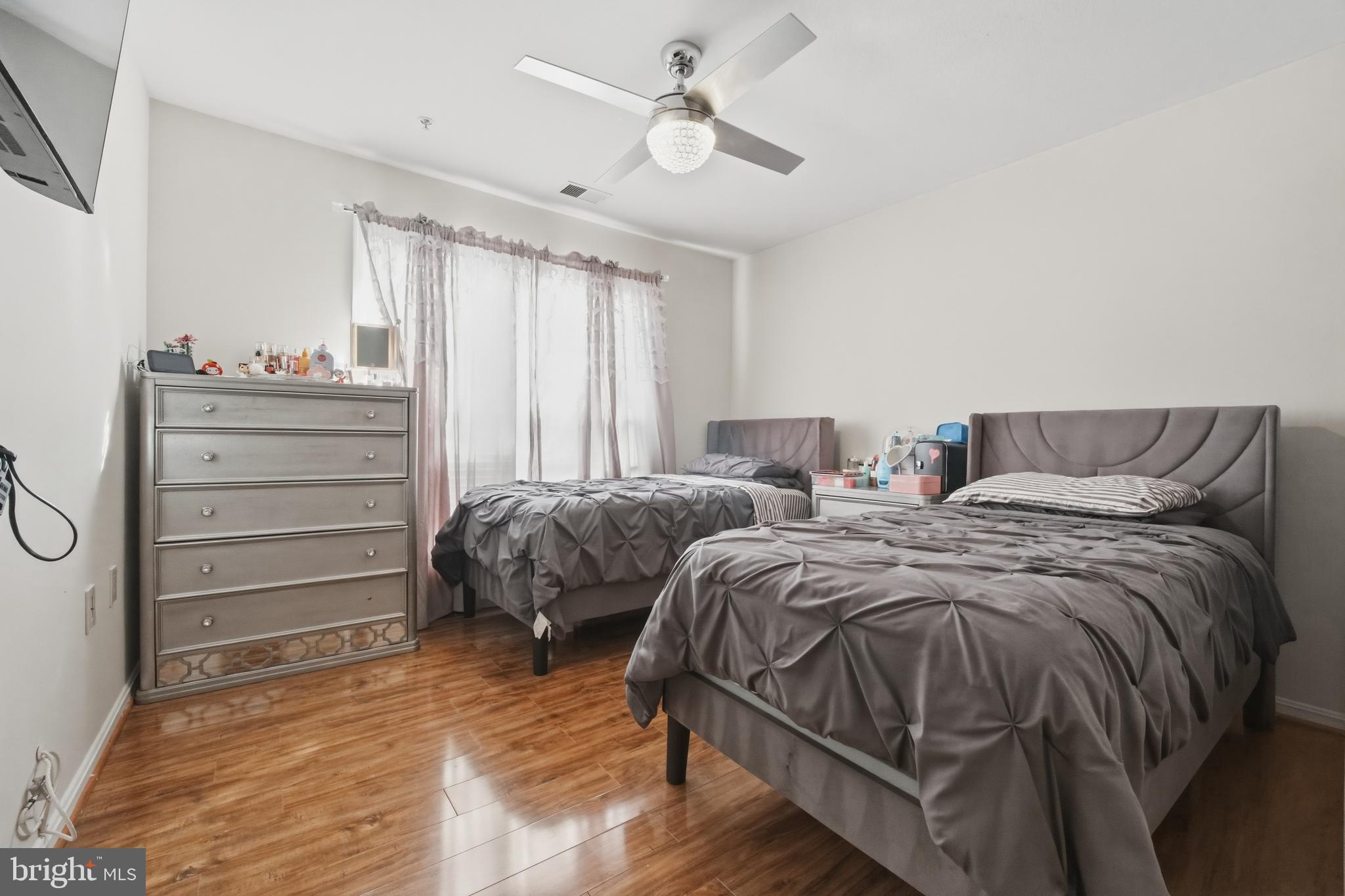 RUSSETT - Residential