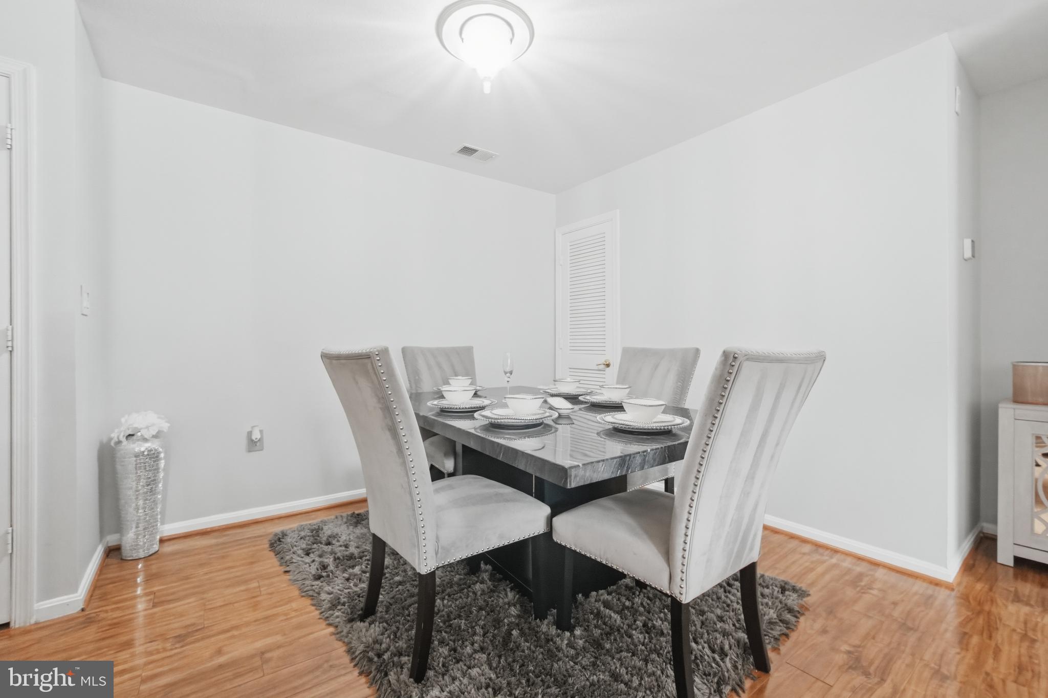 RUSSETT - Residential