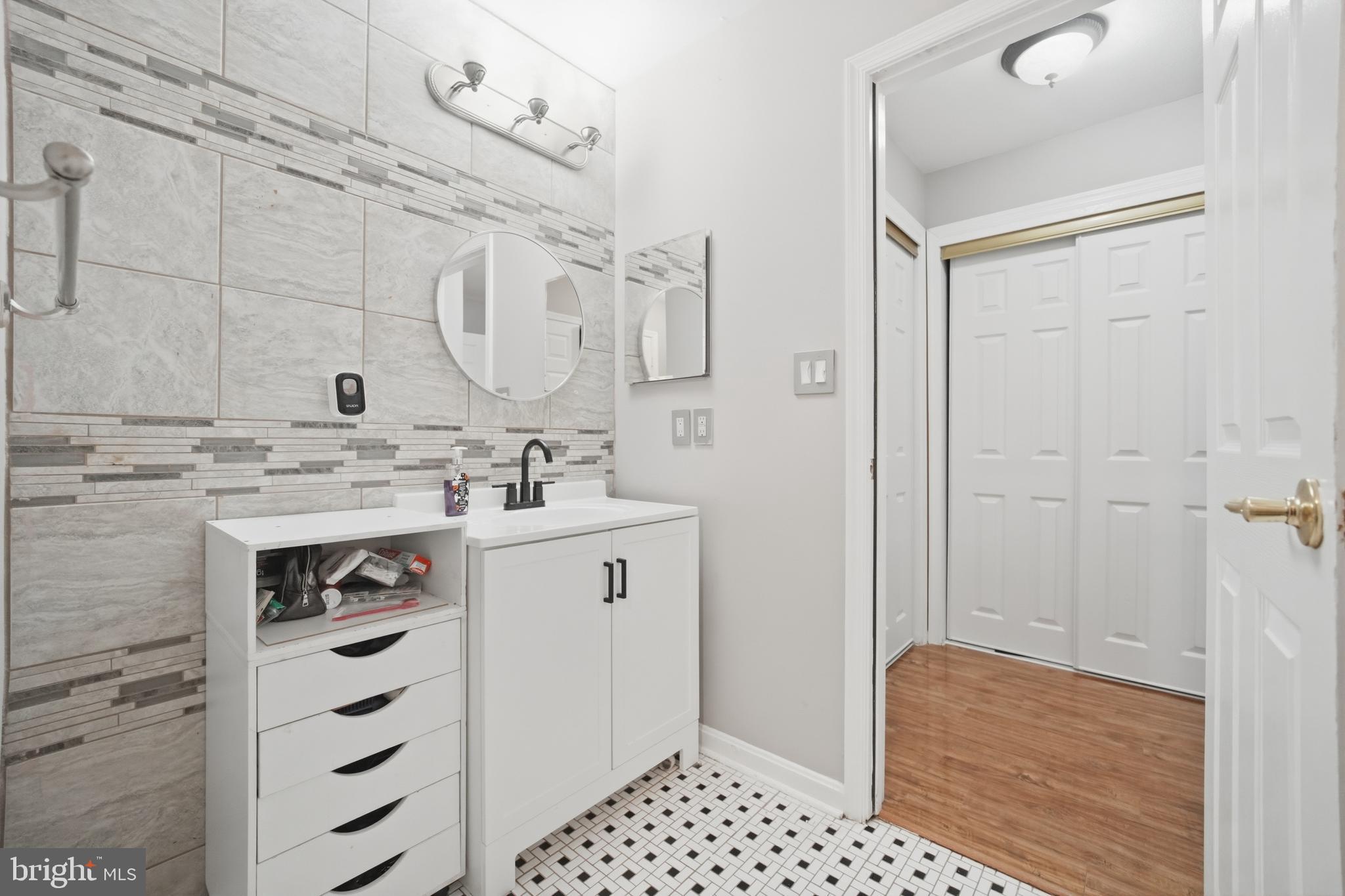 RUSSETT - Residential