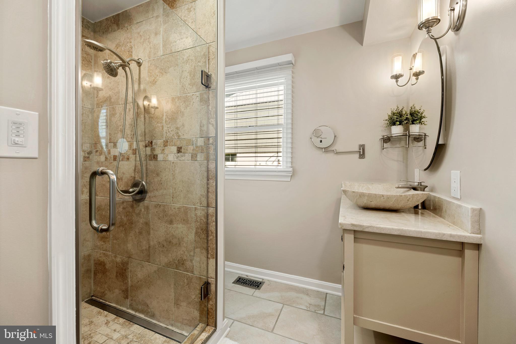 SOUTHDOWN SHORES - Residential