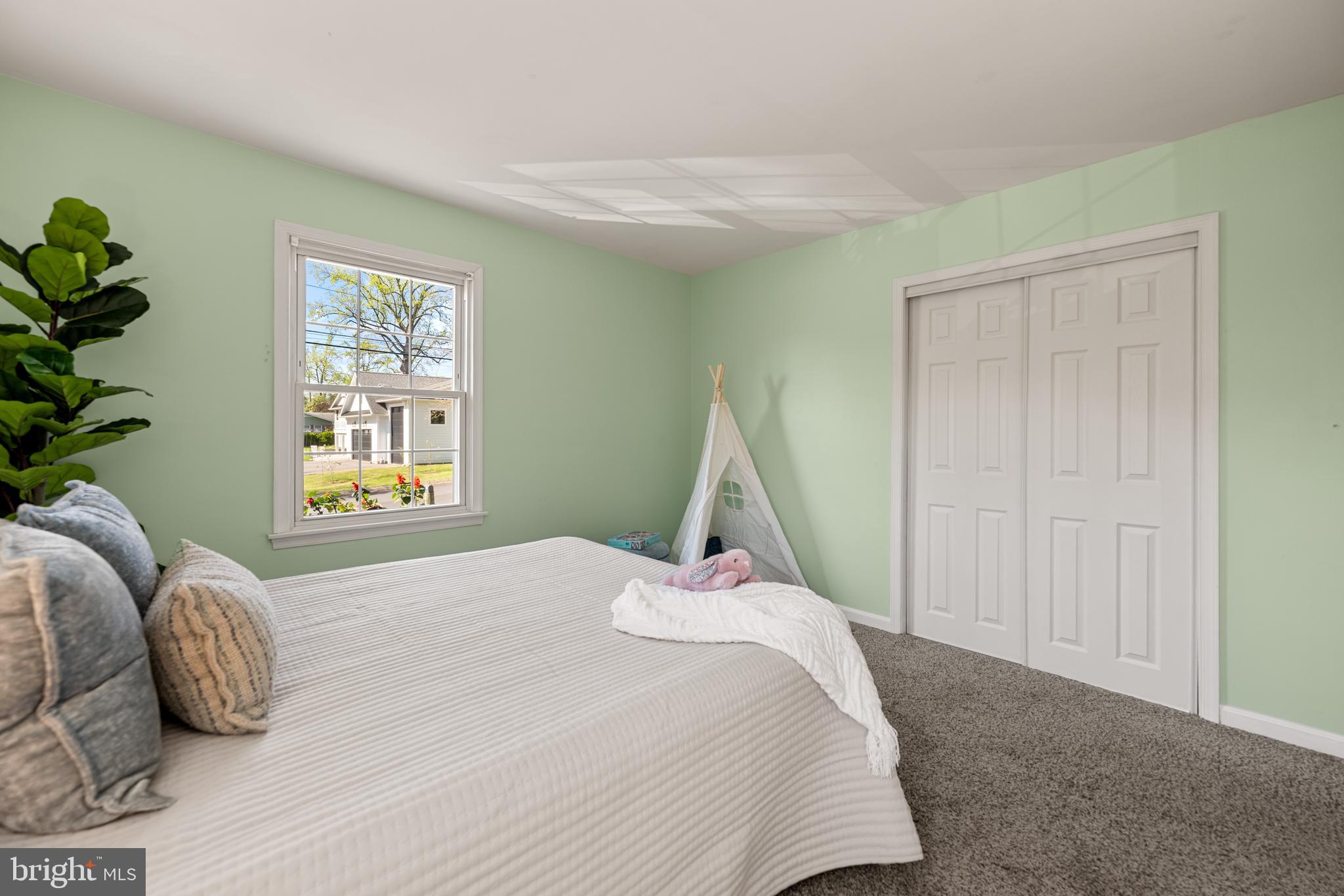 SOUTHDOWN SHORES - Residential