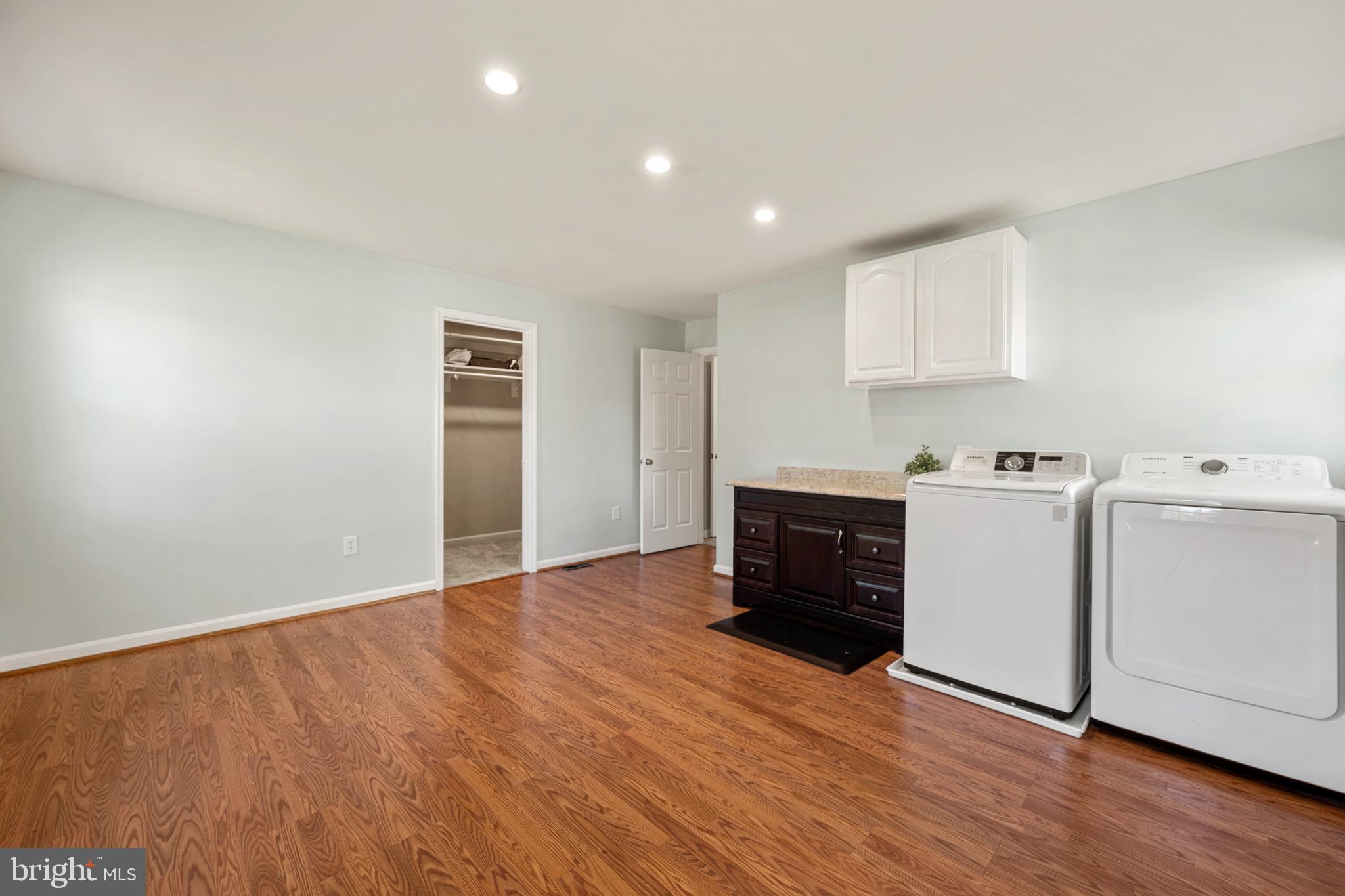 SOUTHDOWN SHORES - Residential