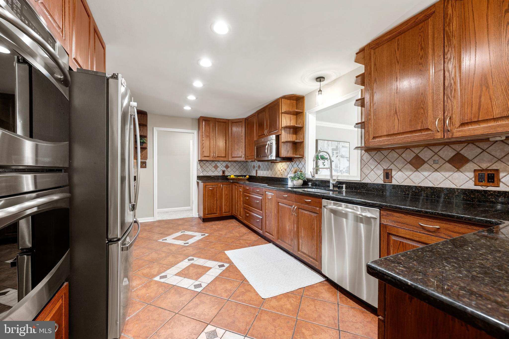 SOUTHDOWN SHORES - Residential