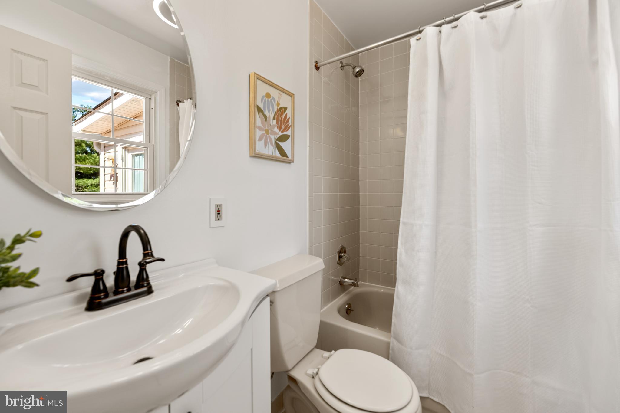 SOUTHDOWN SHORES - Residential