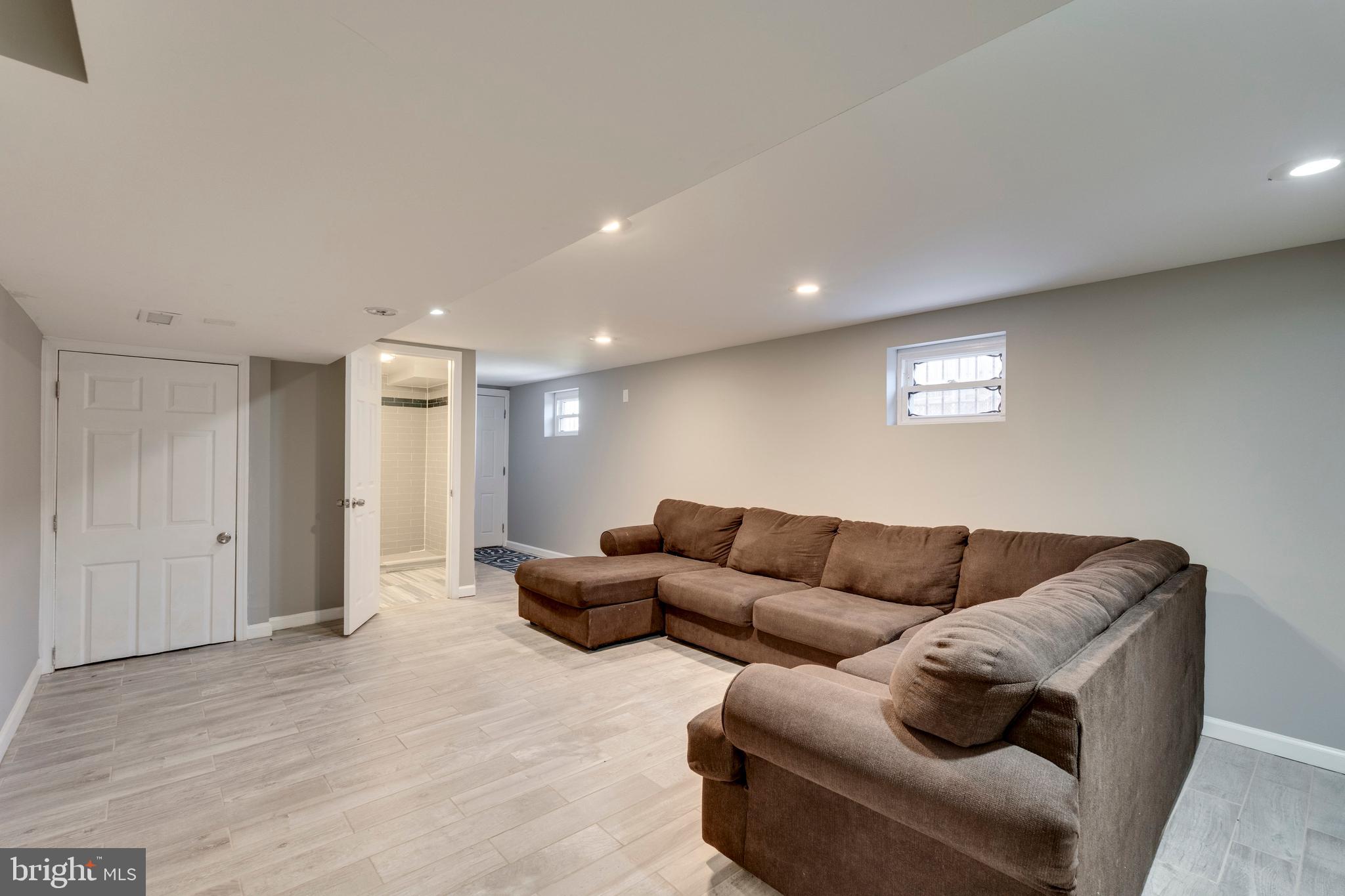 GLASSMANOR - Residential