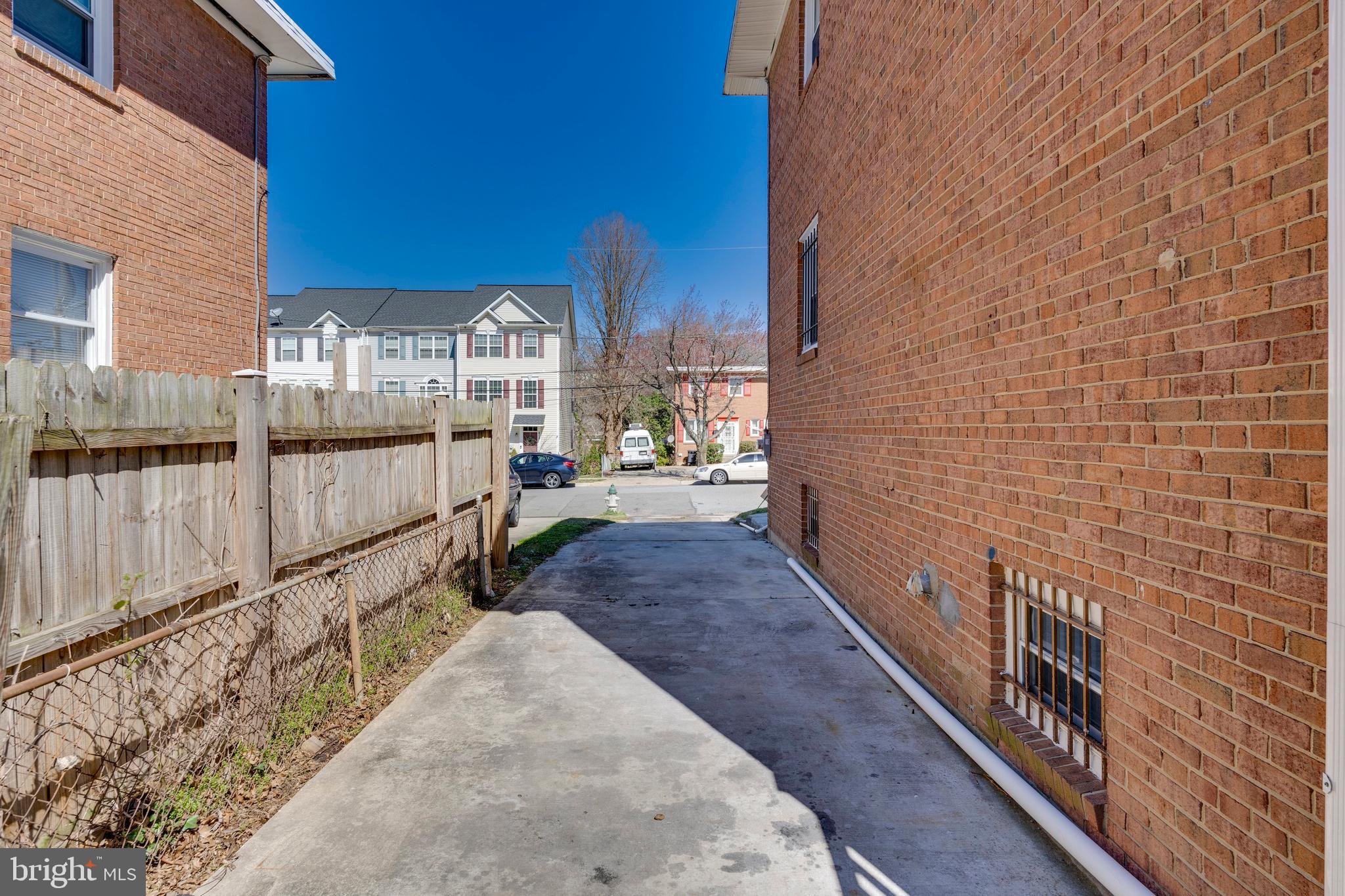 GLASSMANOR - Residential