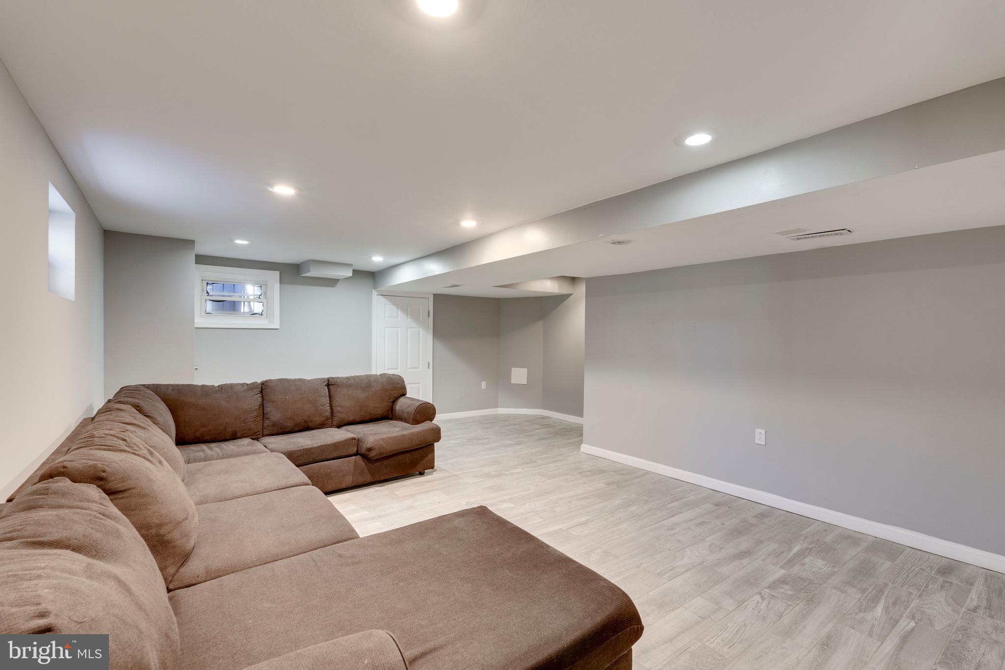 GLASSMANOR - Residential