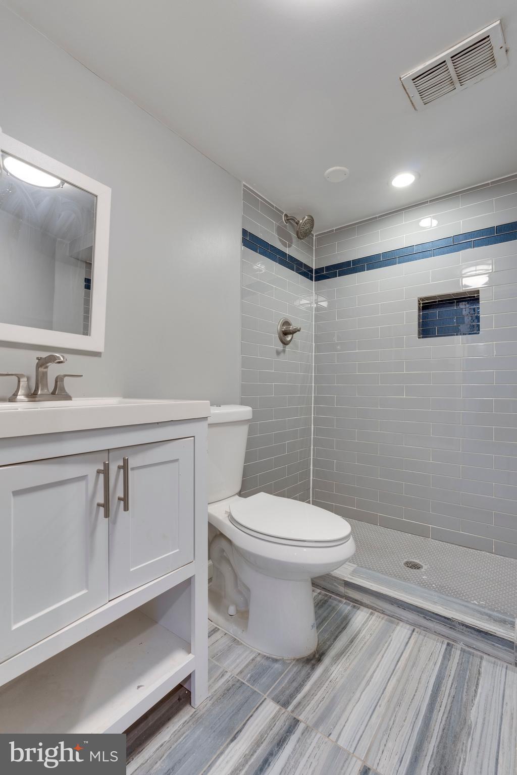 GLASSMANOR - Residential