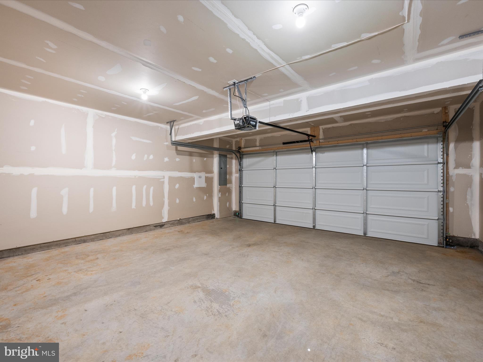 STONE SPRING - Residential