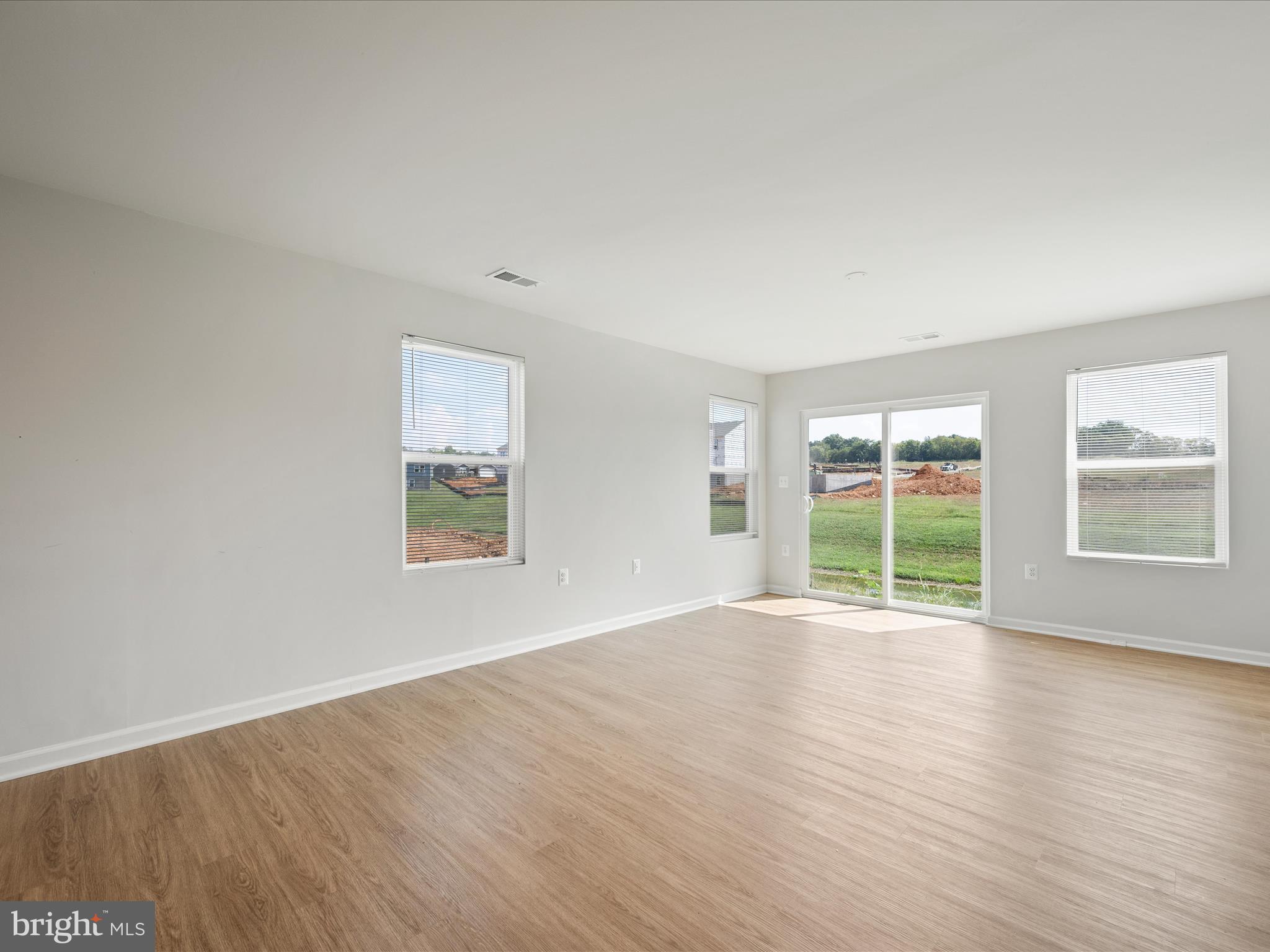 STONE SPRING - Residential