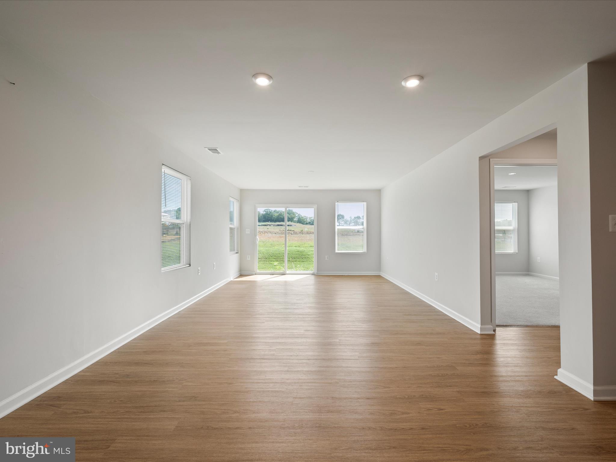 STONE SPRING - Residential