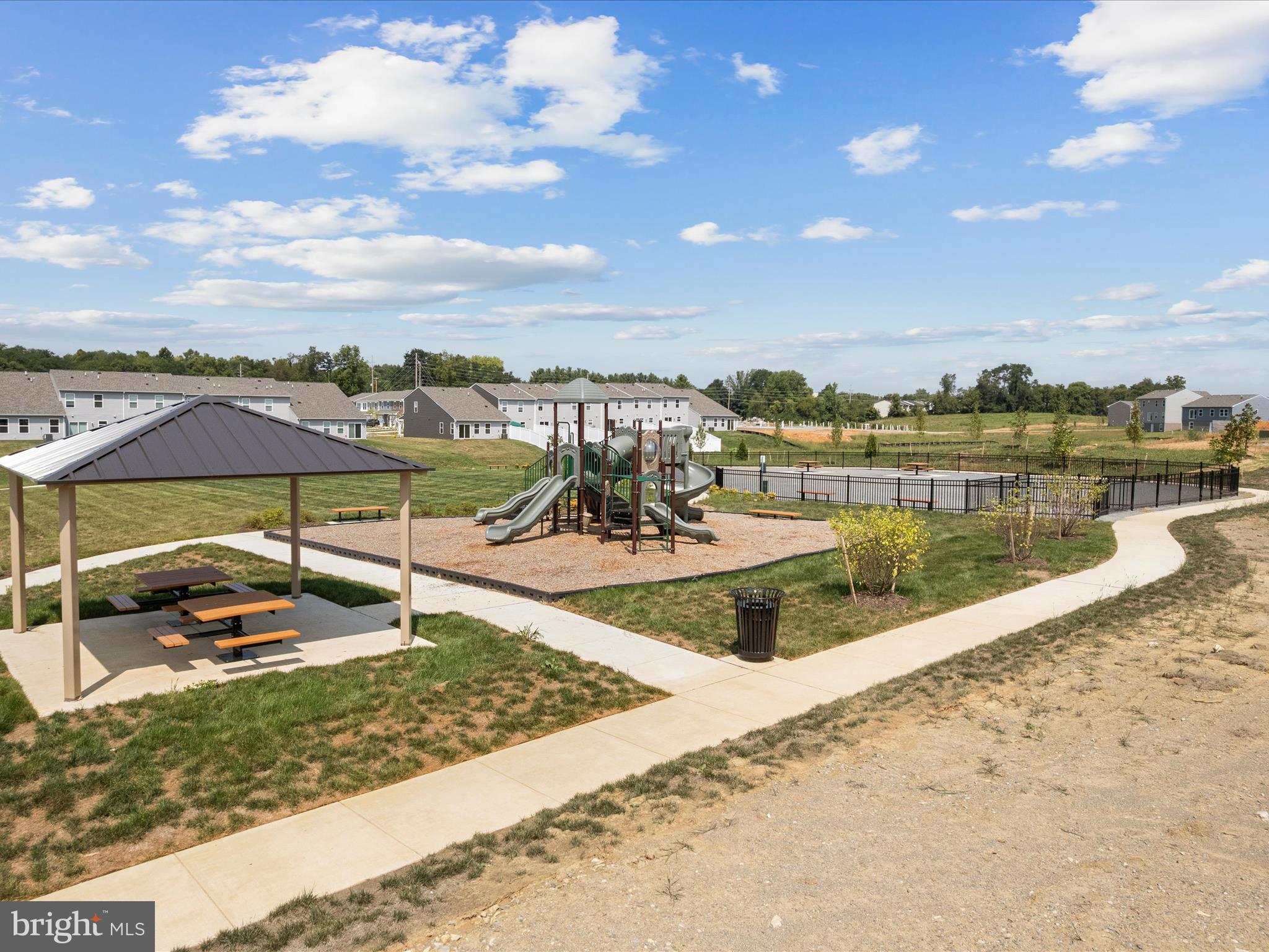 STONE SPRING - Residential