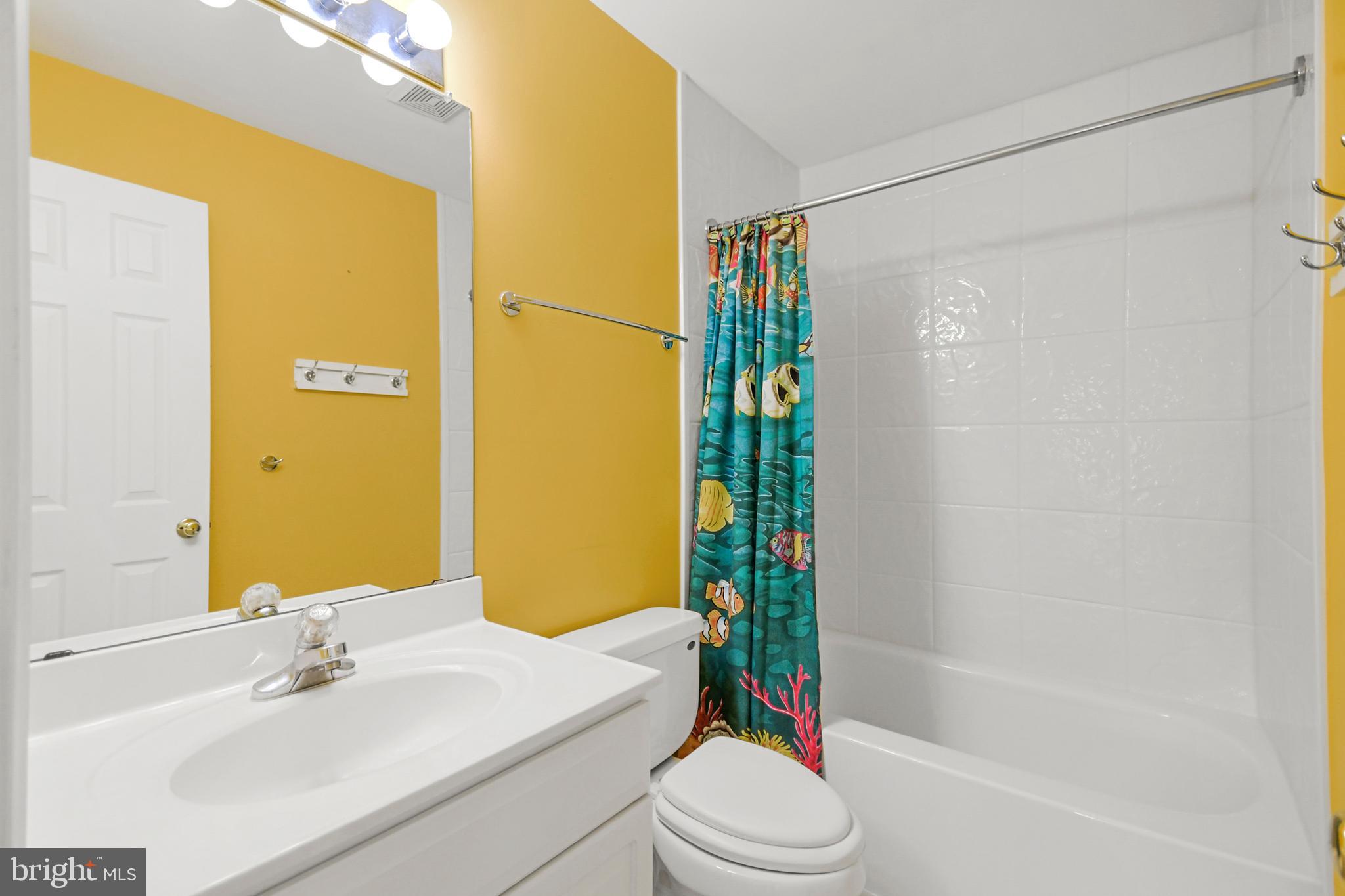 FOXFIELD AT MIDDLETOWN - Residential