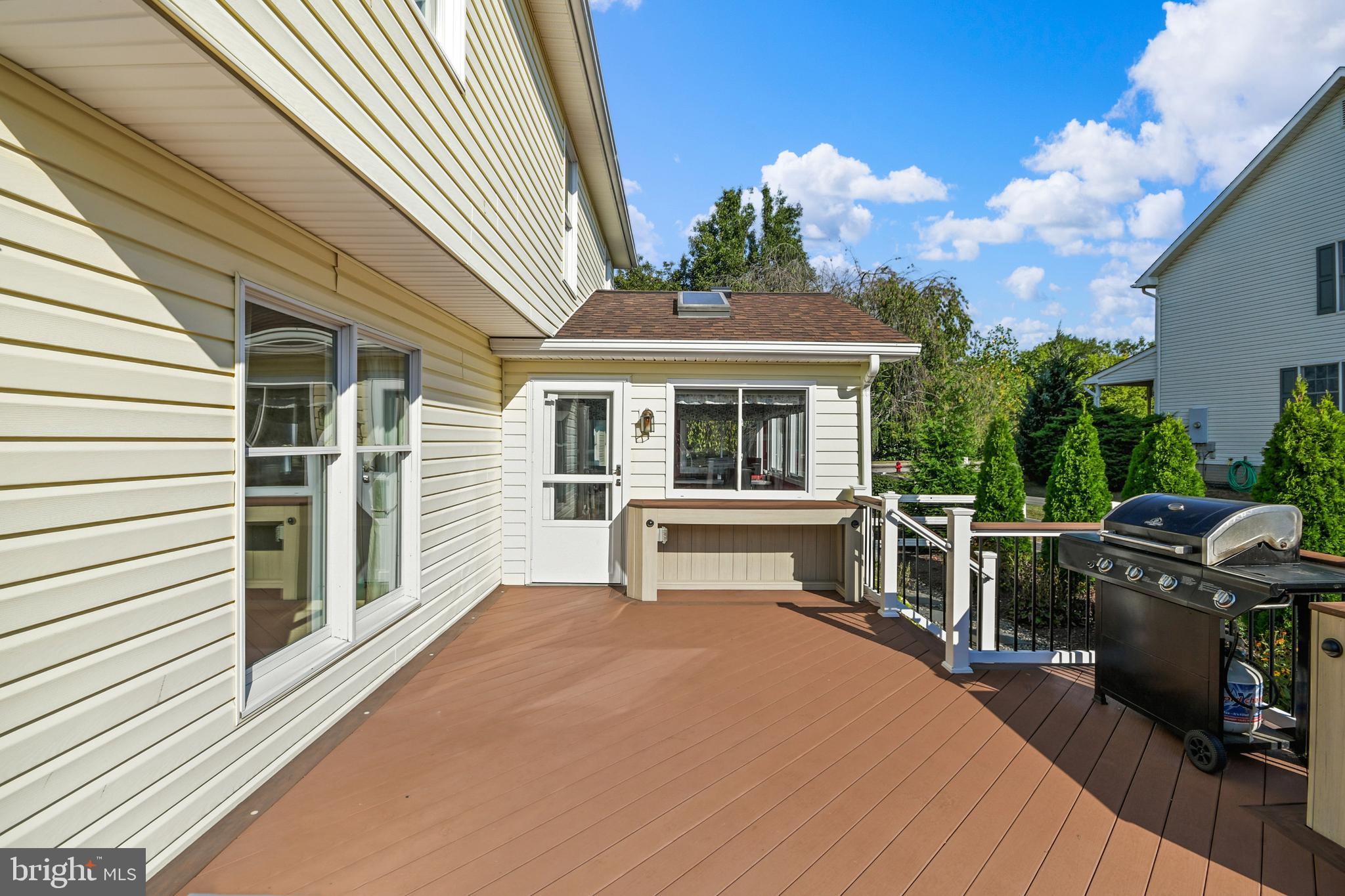 FOXFIELD AT MIDDLETOWN - Residential