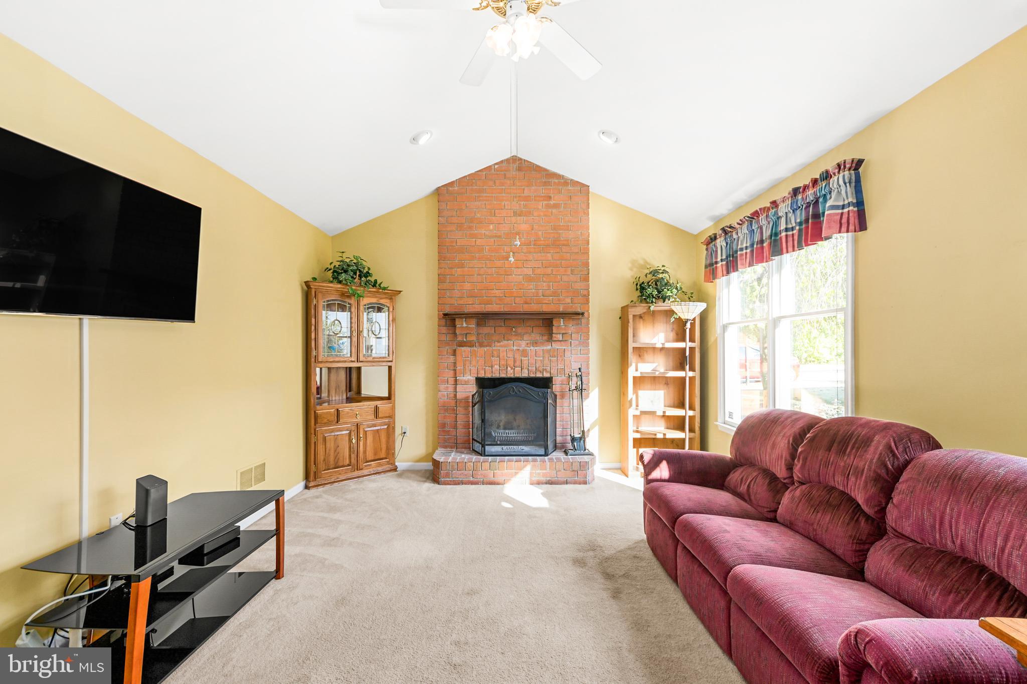 FOXFIELD AT MIDDLETOWN - Residential