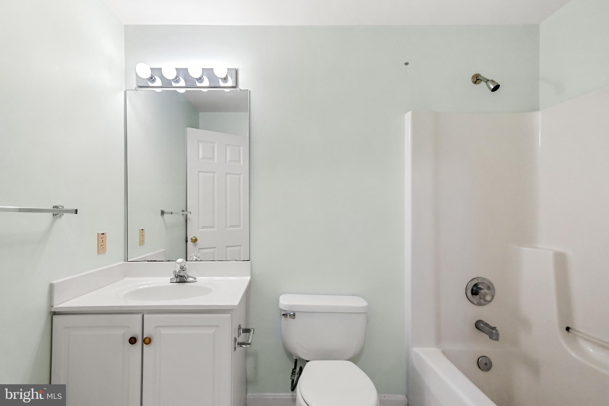 FOXFIELD AT MIDDLETOWN - Residential