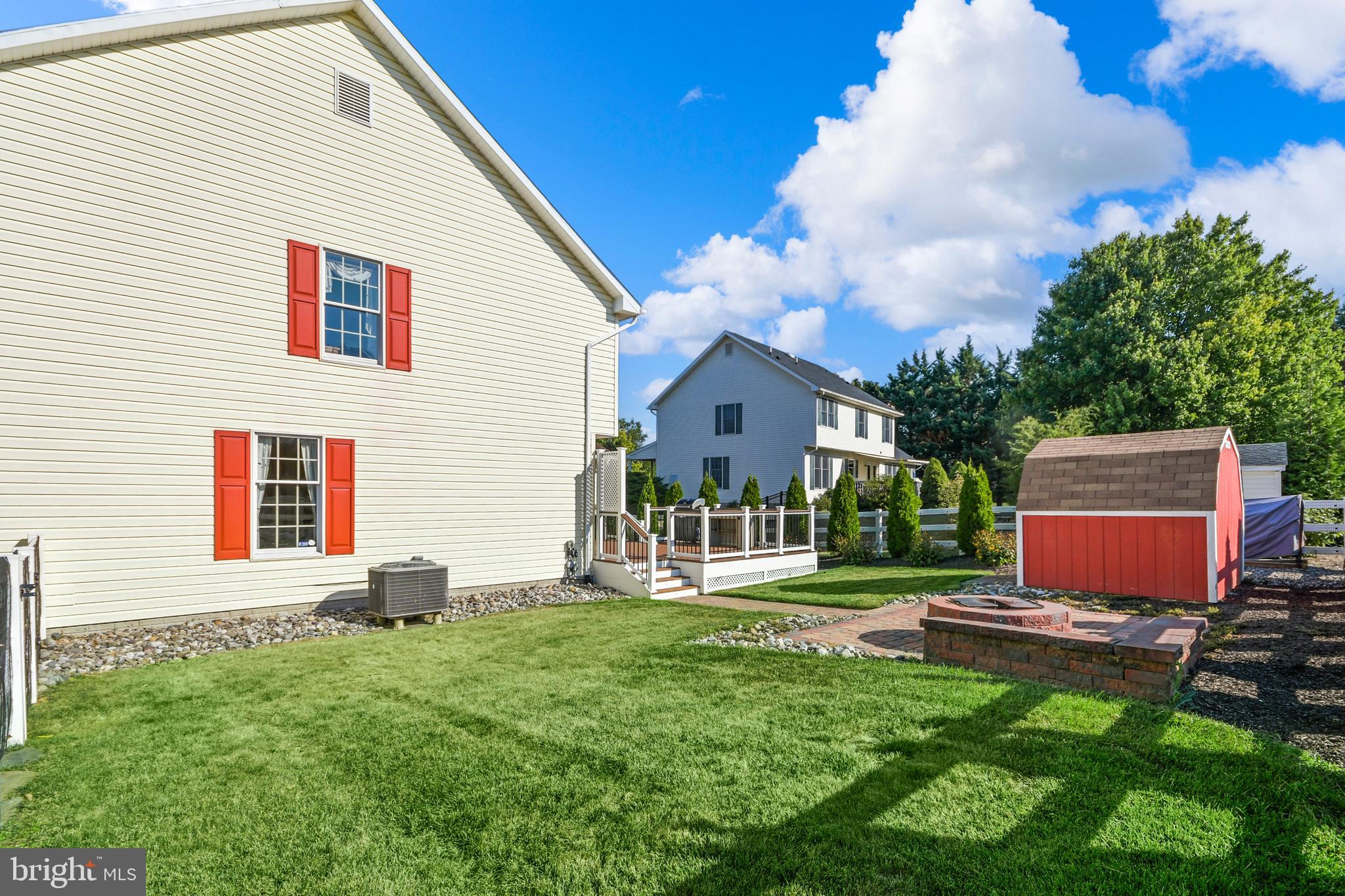 FOXFIELD AT MIDDLETOWN - Residential