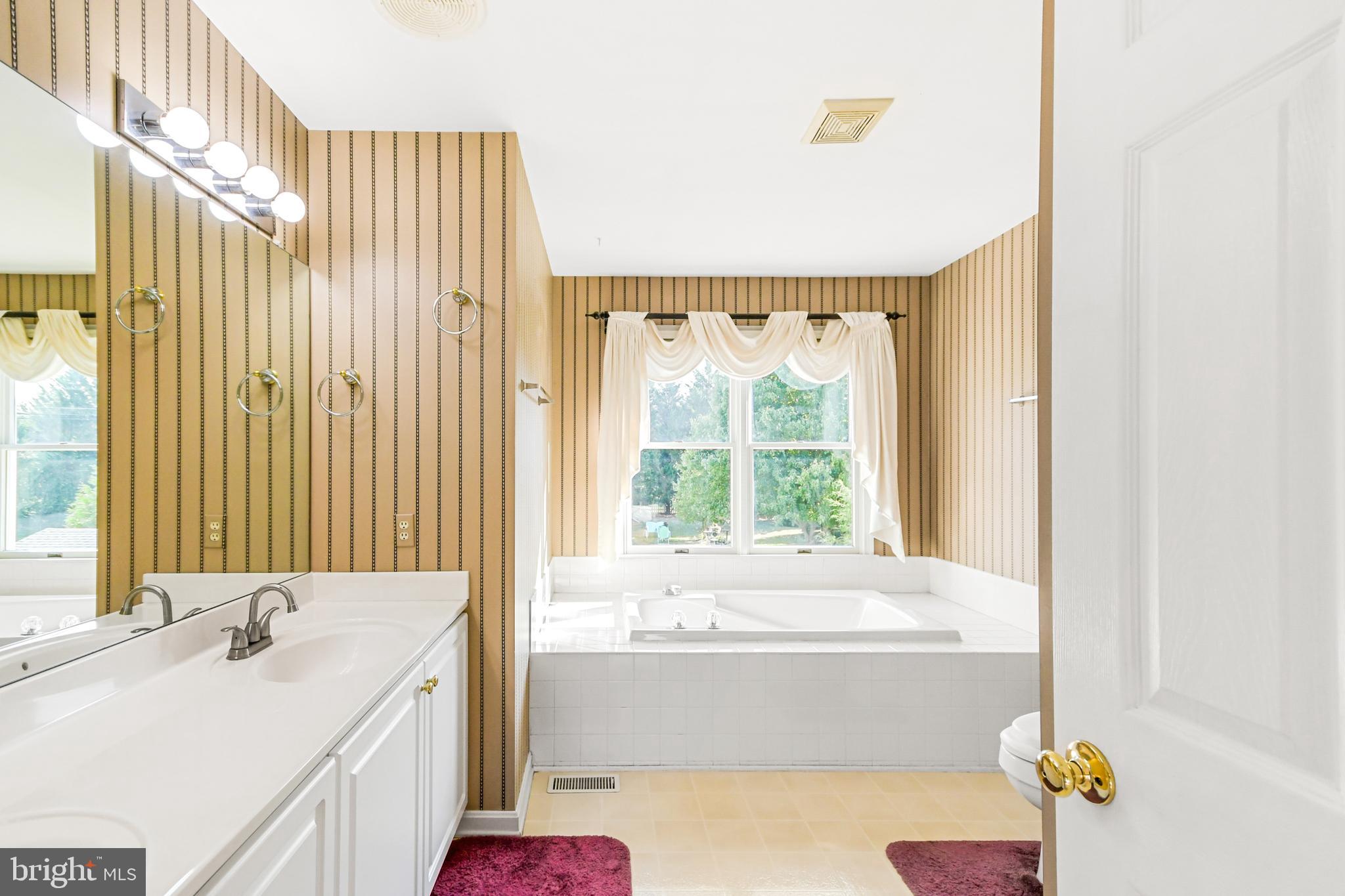 FOXFIELD AT MIDDLETOWN - Residential