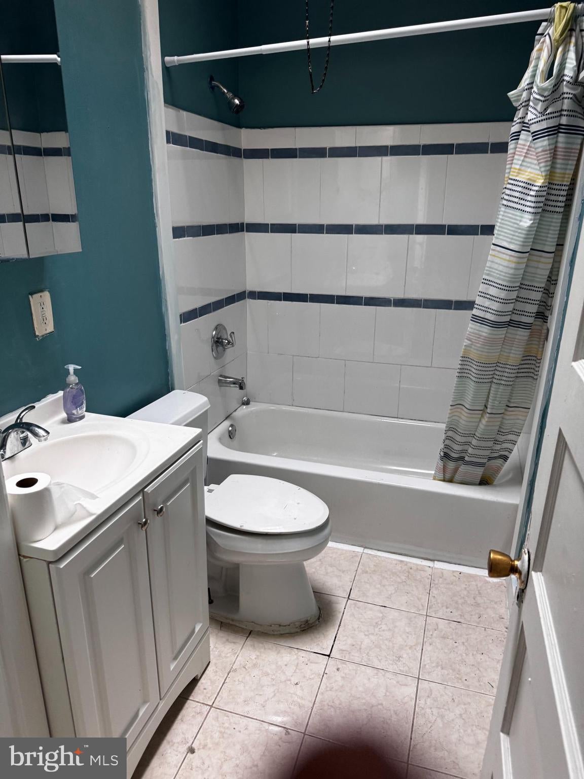 227 LAUREL ROAD