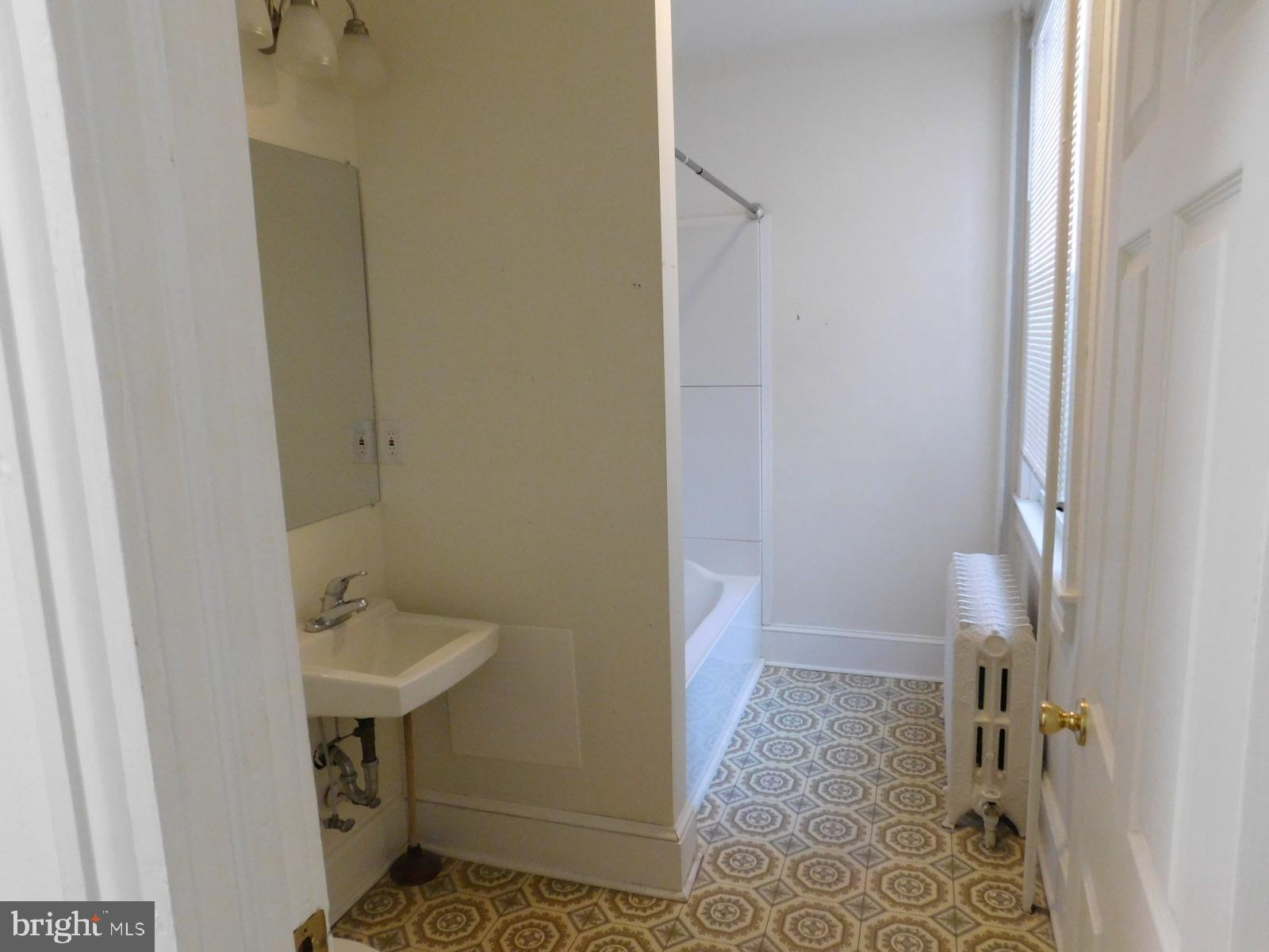 CAMDEN AVE. - Residential Lease