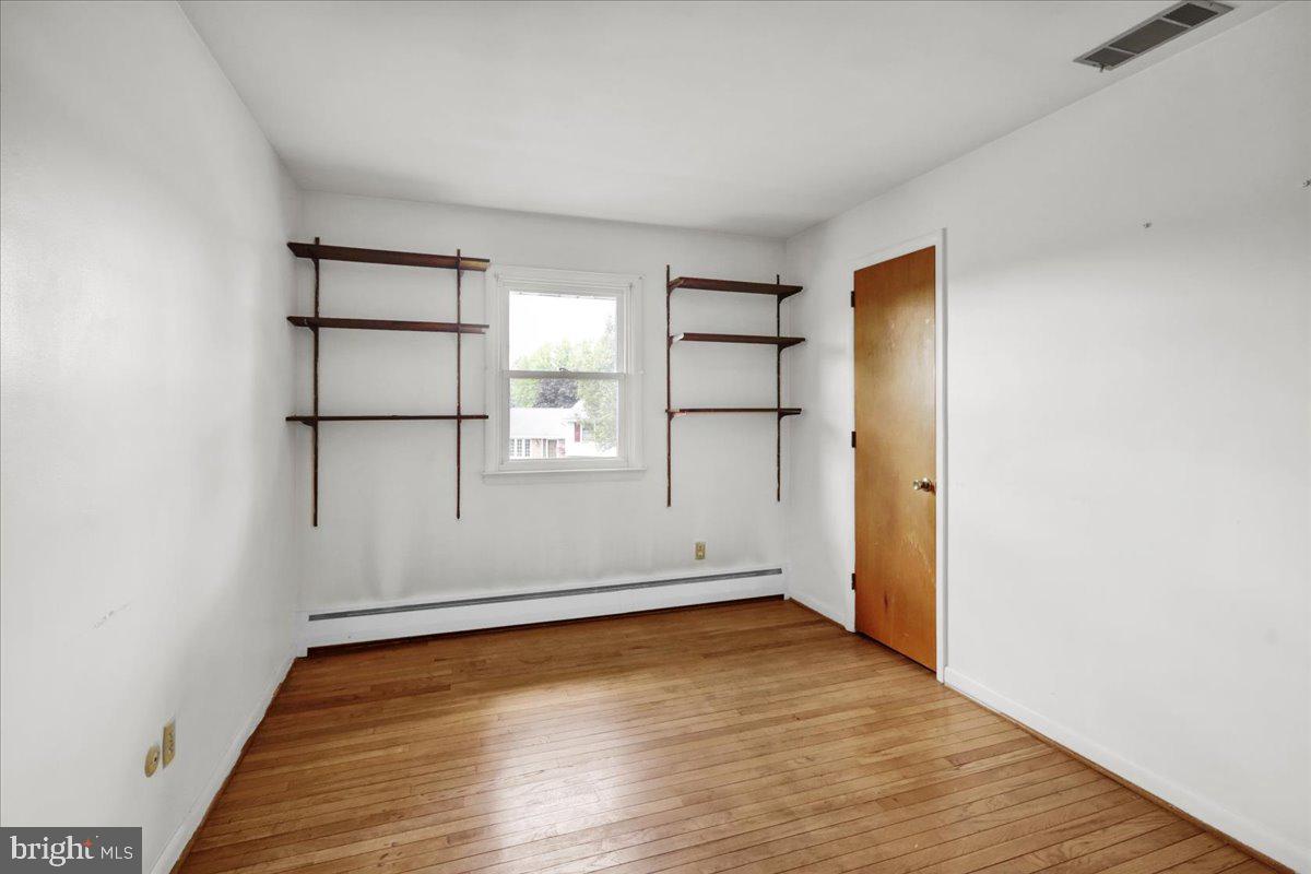 CRESTWOOD - Residential