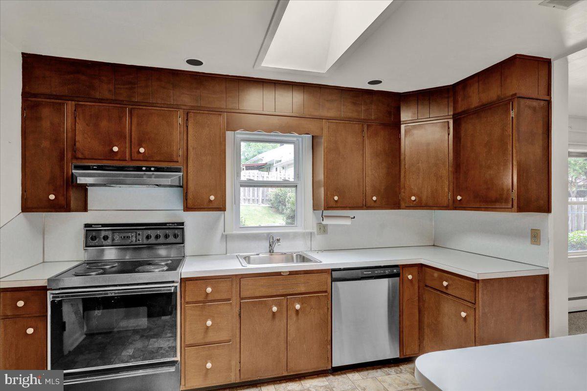 CRESTWOOD - Residential