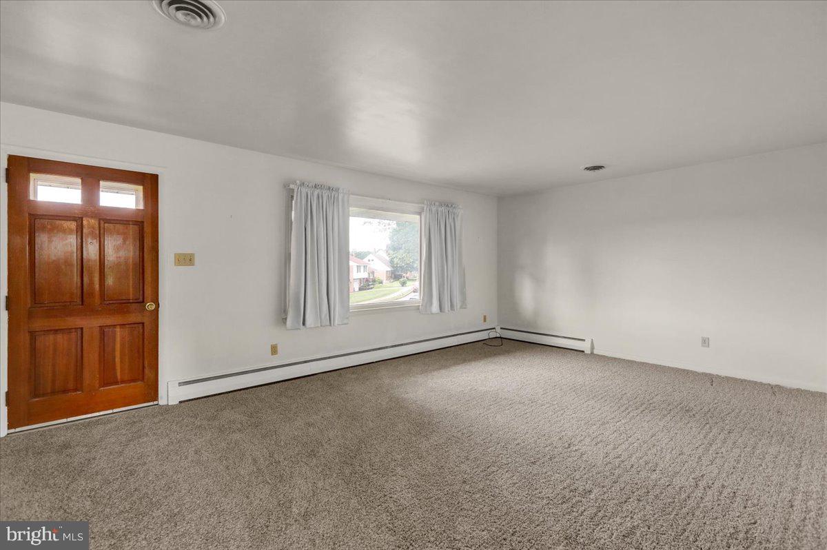 CRESTWOOD - Residential