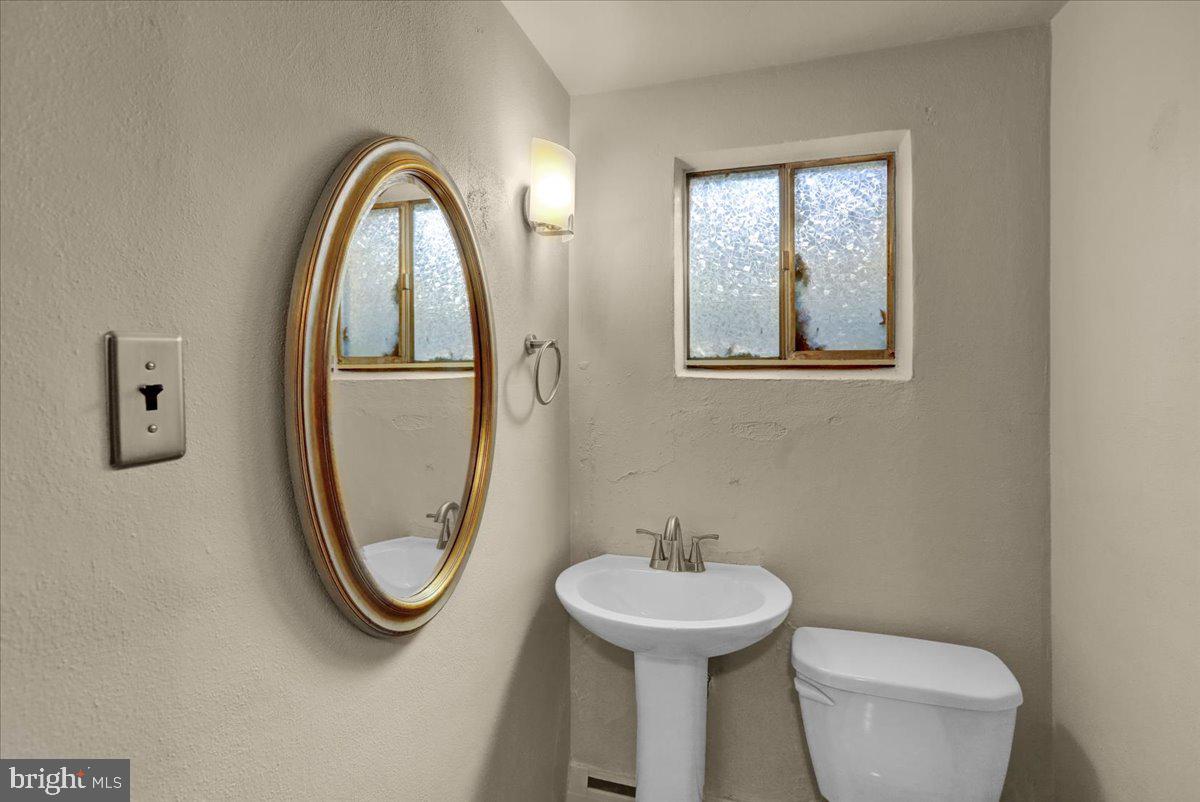 CRESTWOOD - Residential