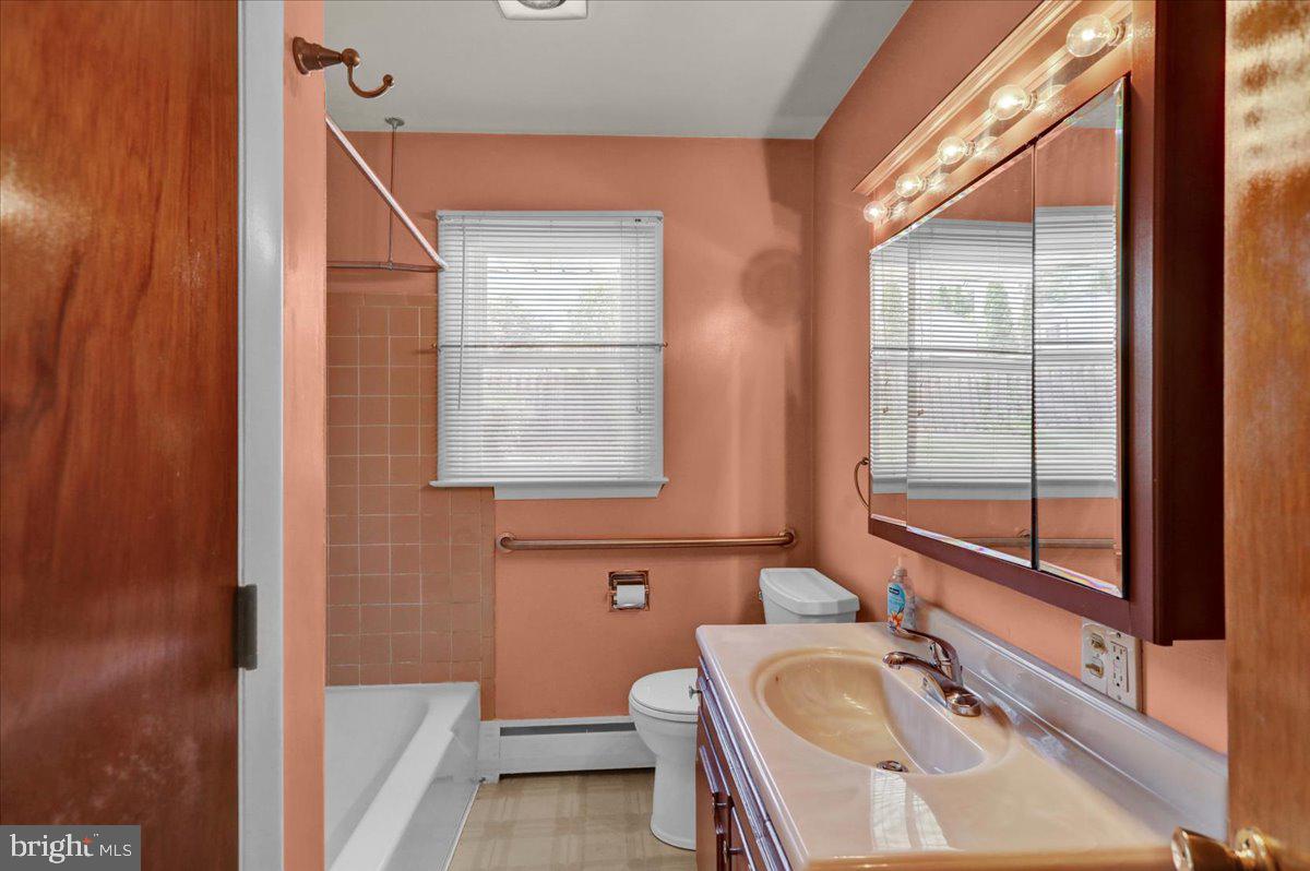 CRESTWOOD - Residential