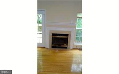 BARDEN OAKS - Residential Lease