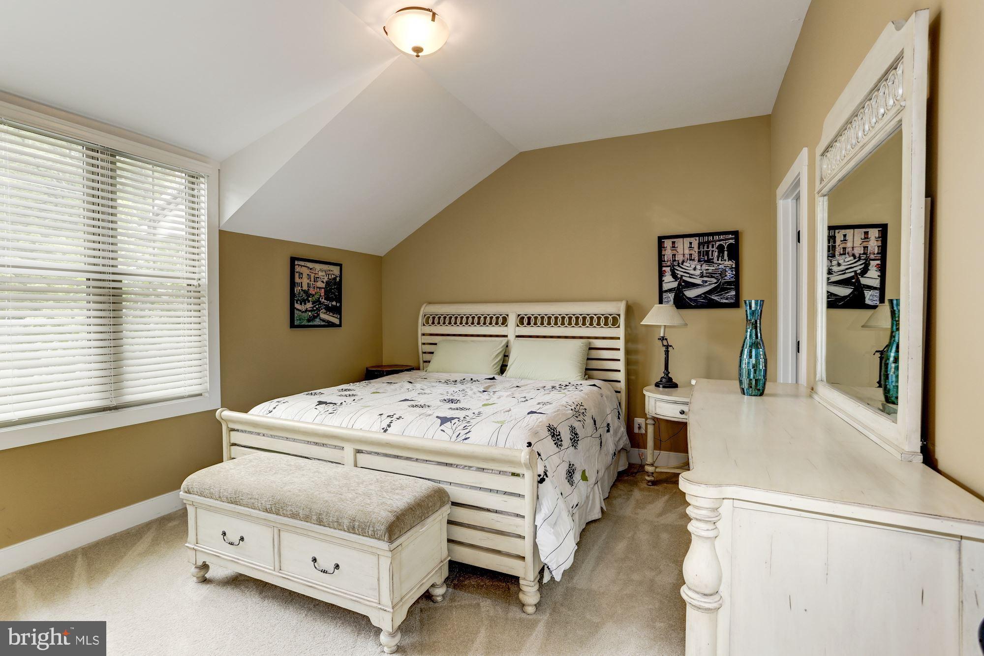 FALLS CHURCH CITY - Residential