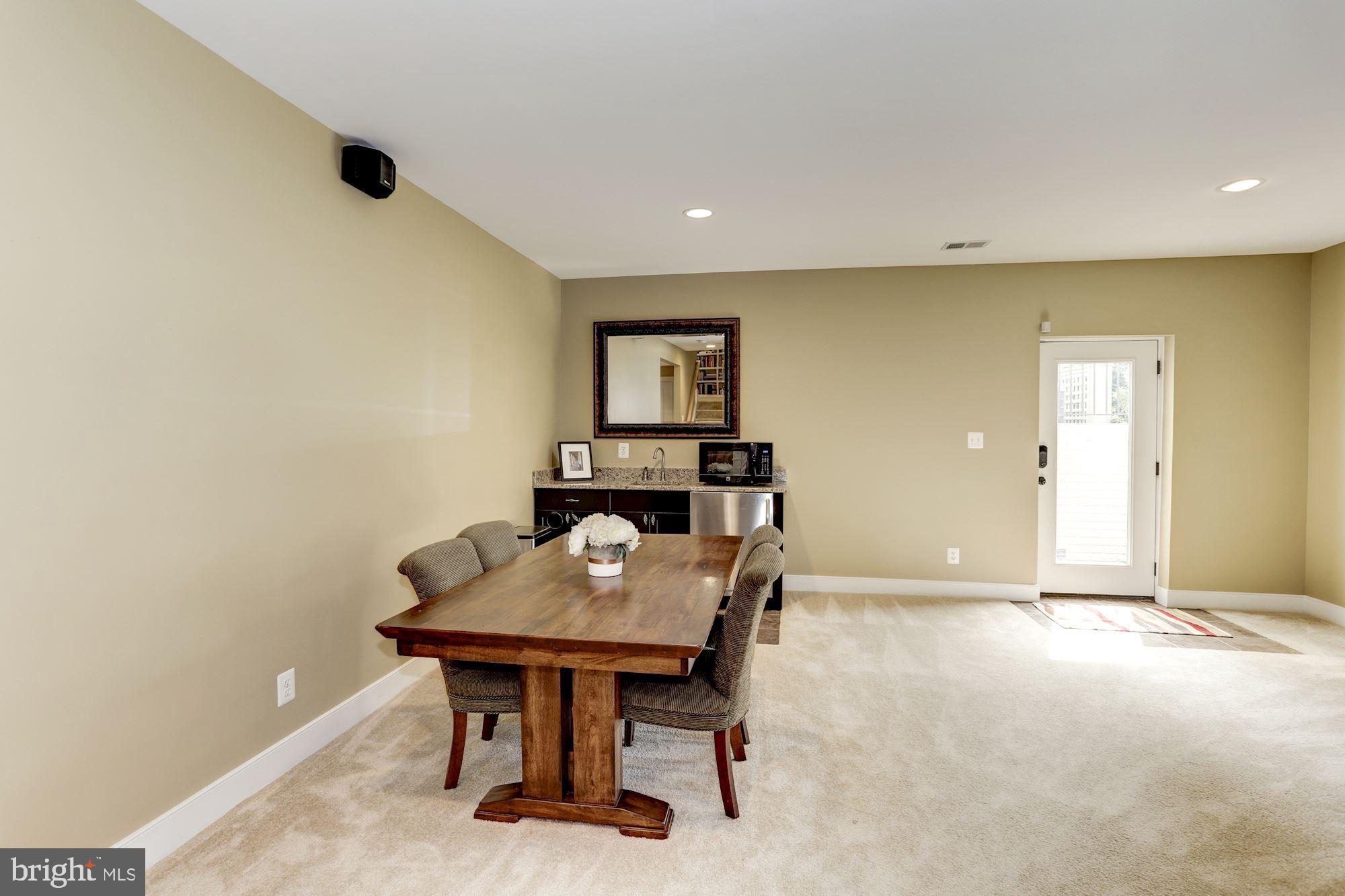 FALLS CHURCH CITY - Residential