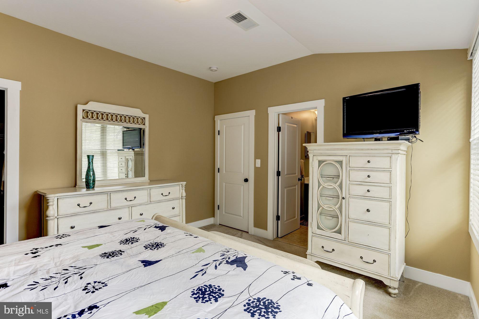 FALLS CHURCH CITY - Residential