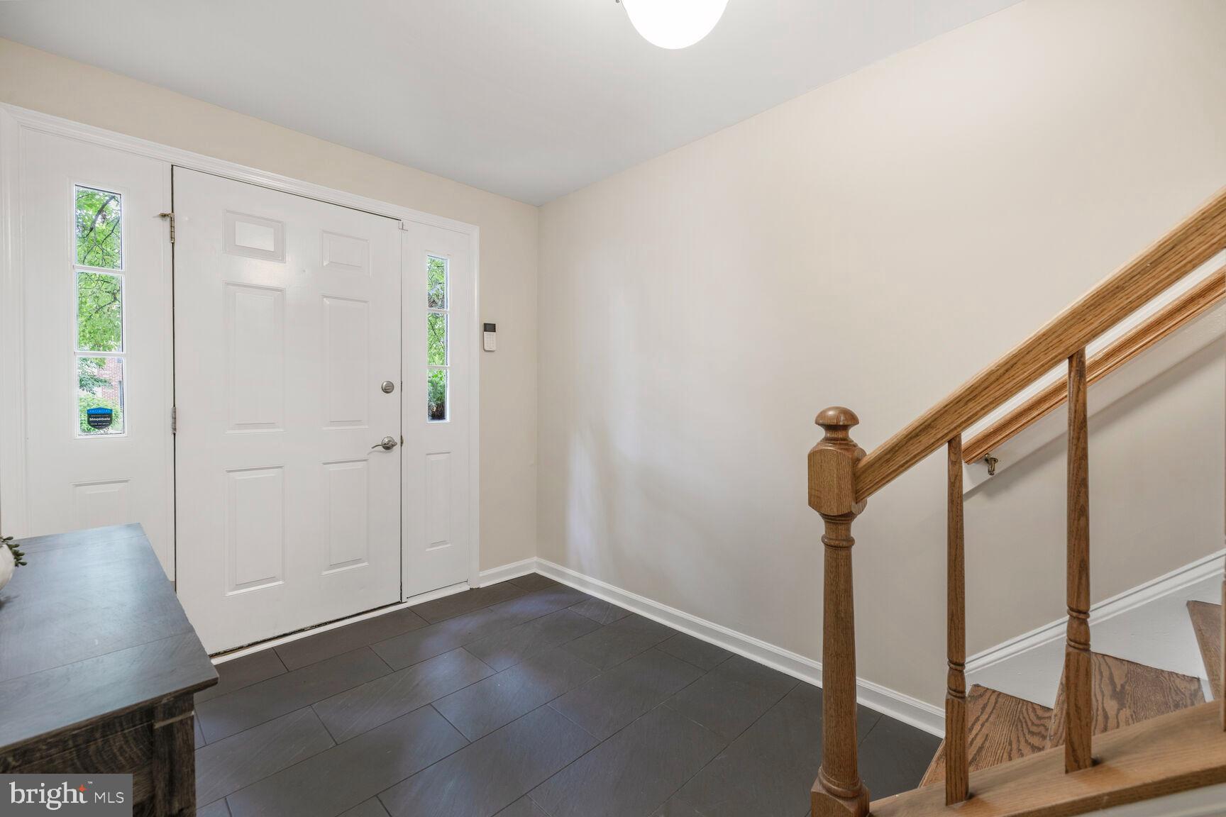 8010 HOLLOW REED COURT