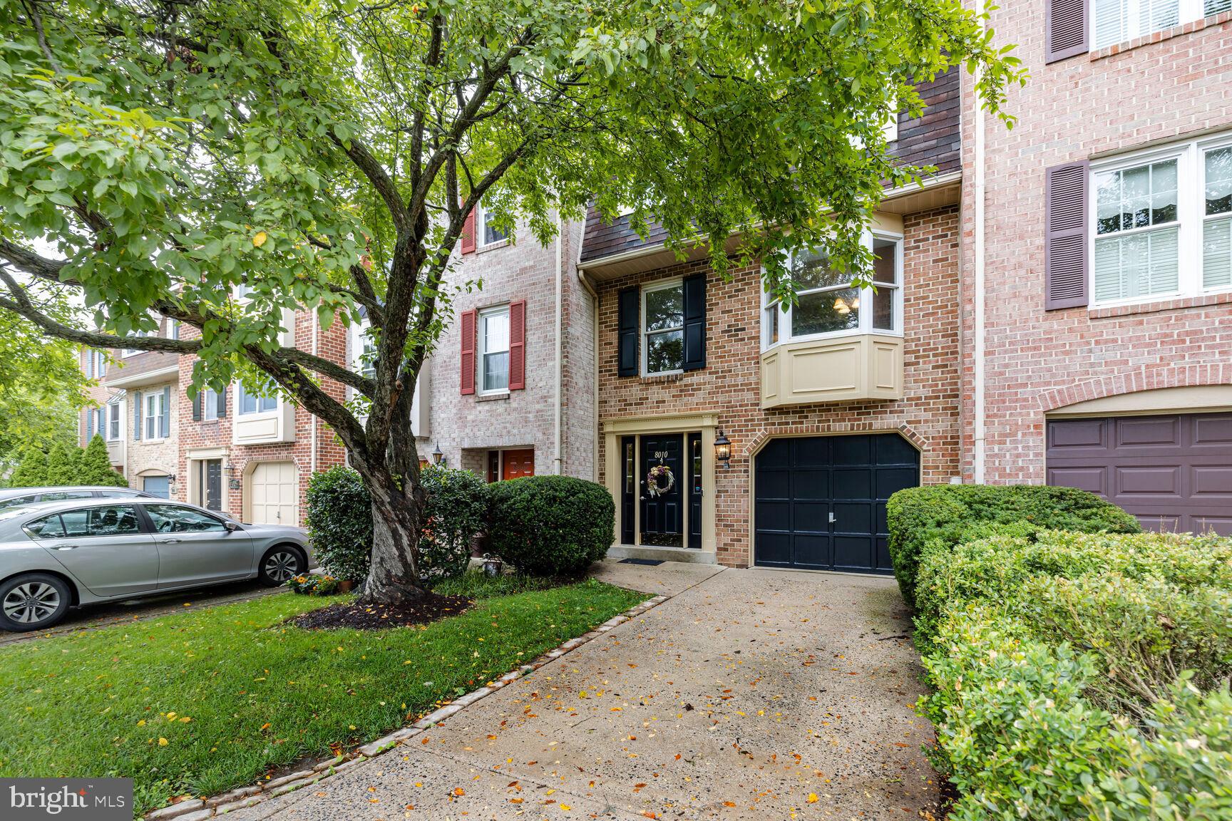 8010 HOLLOW REED COURT