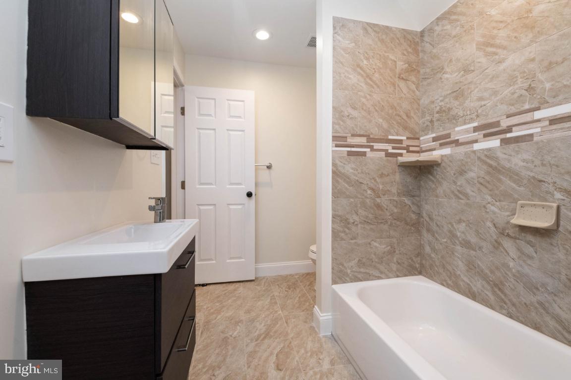 HUNTING RIDGE HISTORIC DISTRICT - Residential