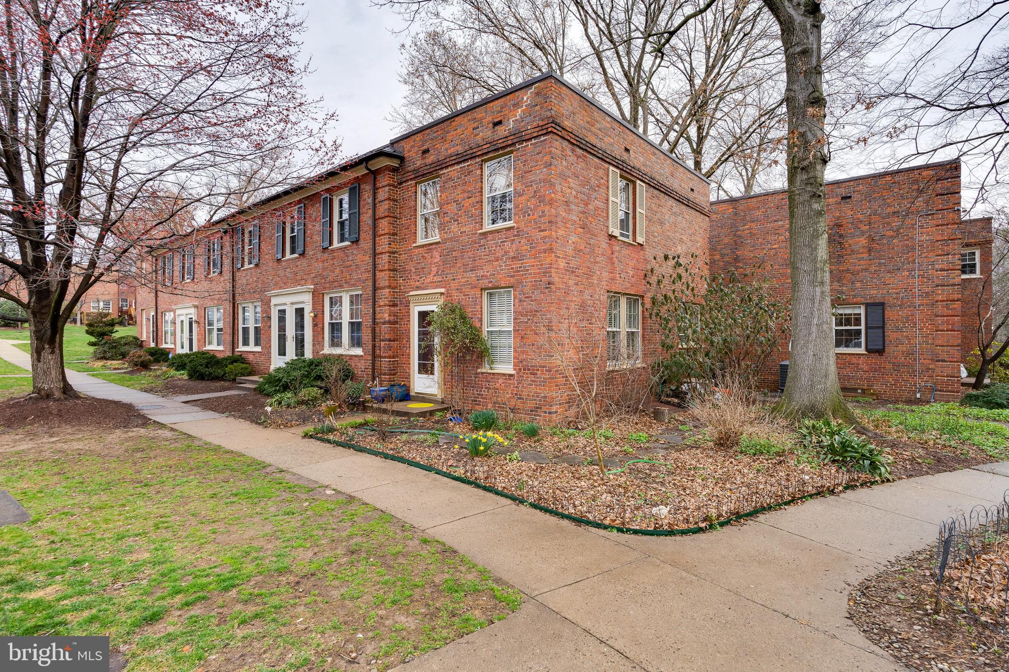 ARLINGTON VILLAGE - Residential