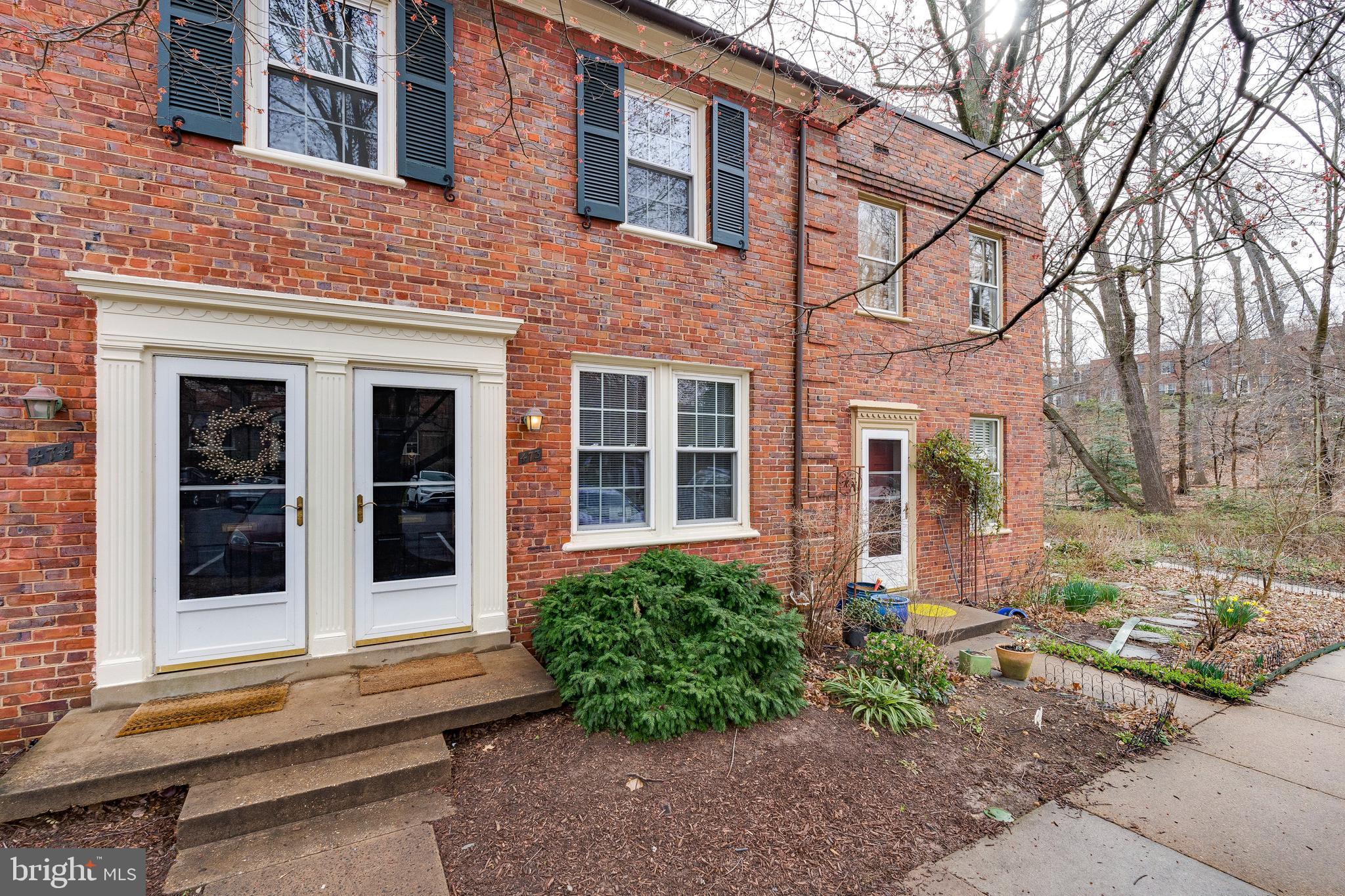 ARLINGTON VILLAGE - Residential