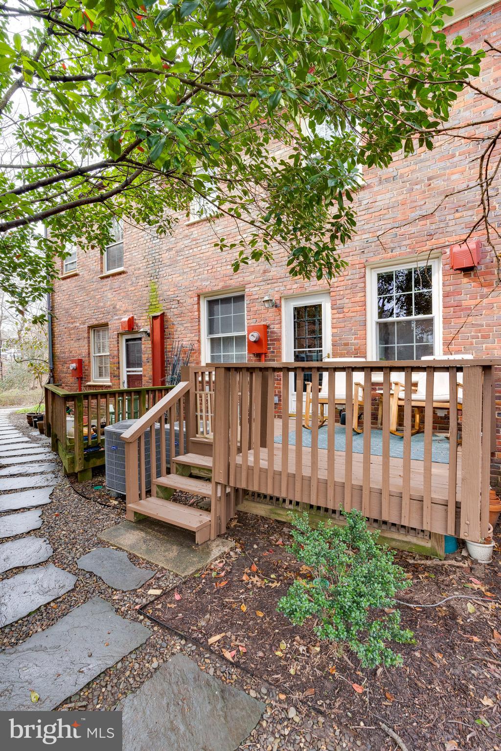 ARLINGTON VILLAGE - Residential