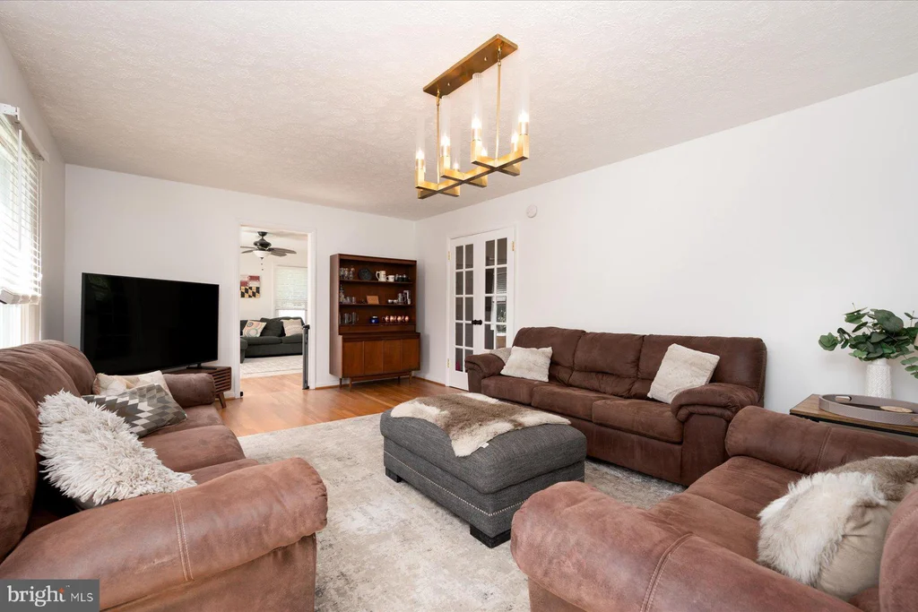 12 Willow Spring Drive, Edgewater, MD 21037 photo 2