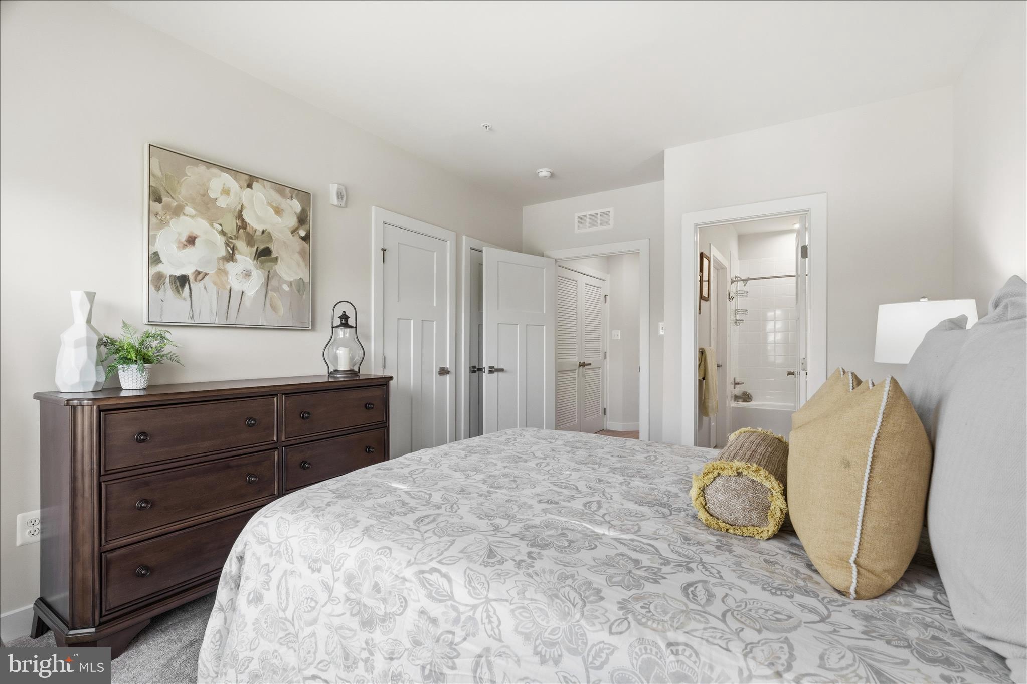 LAKE LINGANORE OAKDALE - Residential