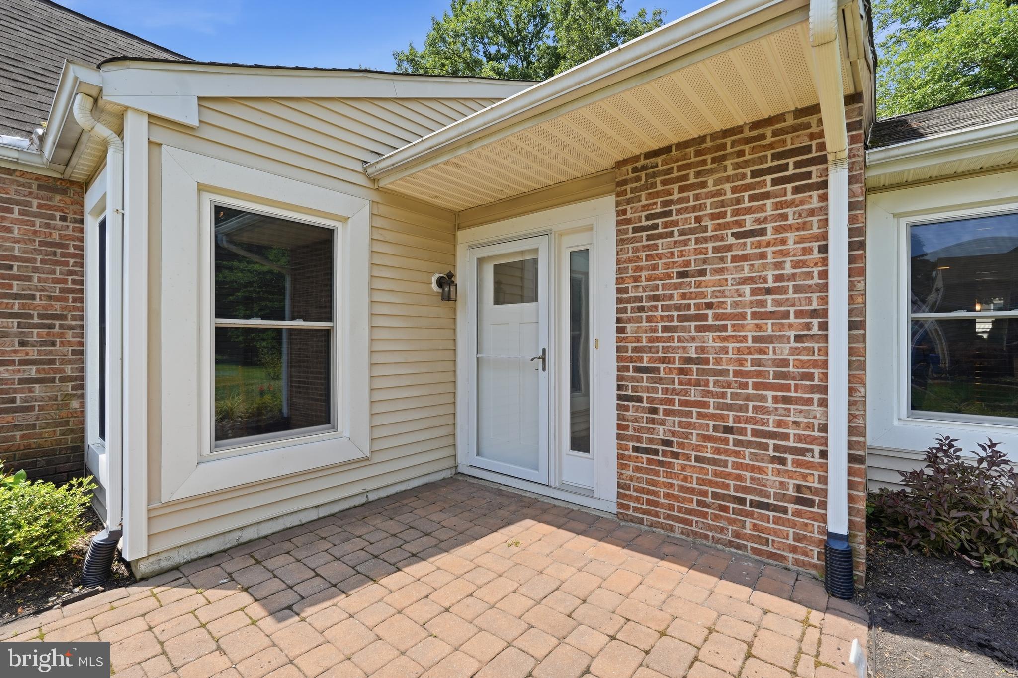 1382 BEECHDROP COURT