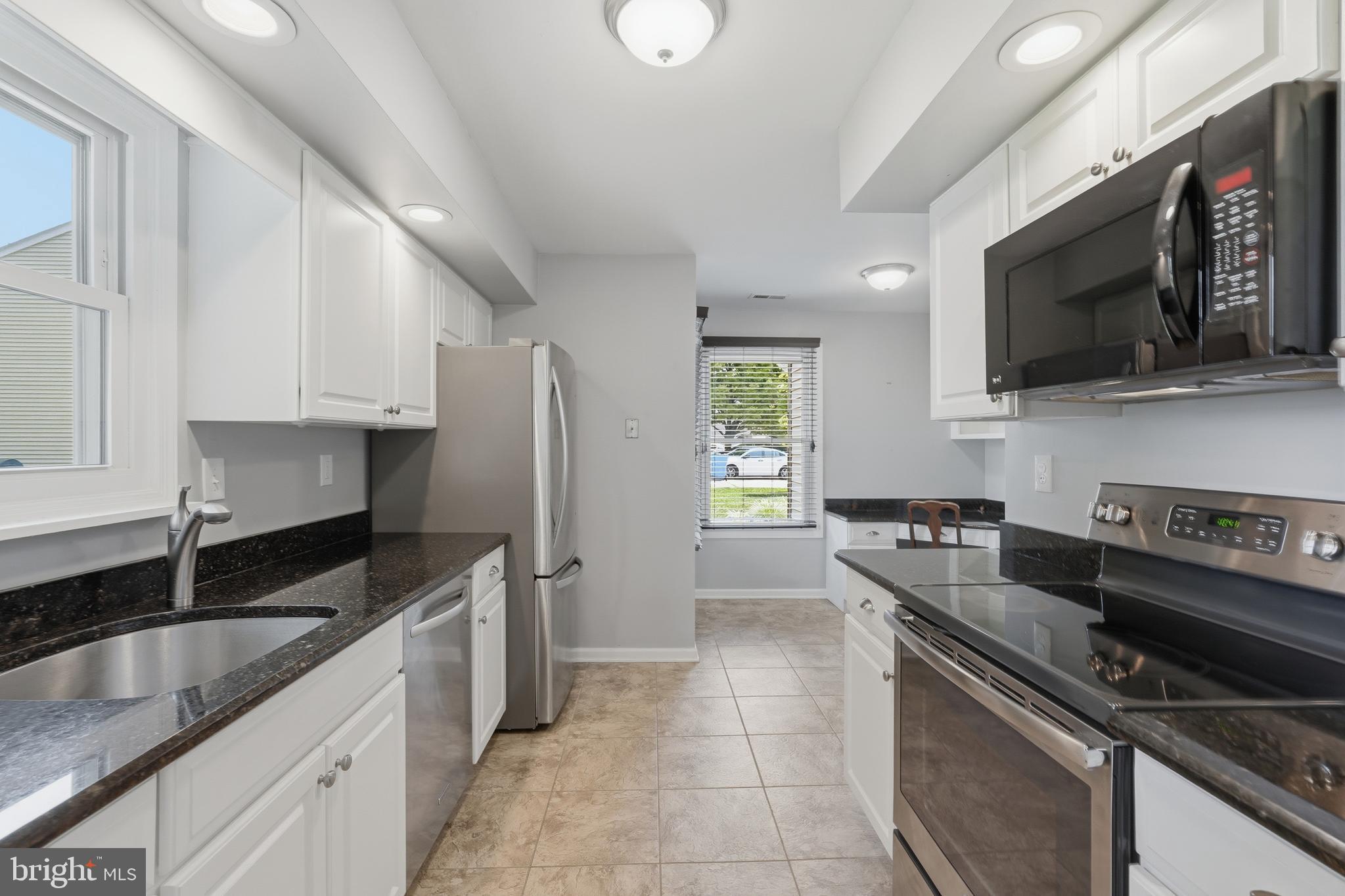 1382 BEECHDROP COURT