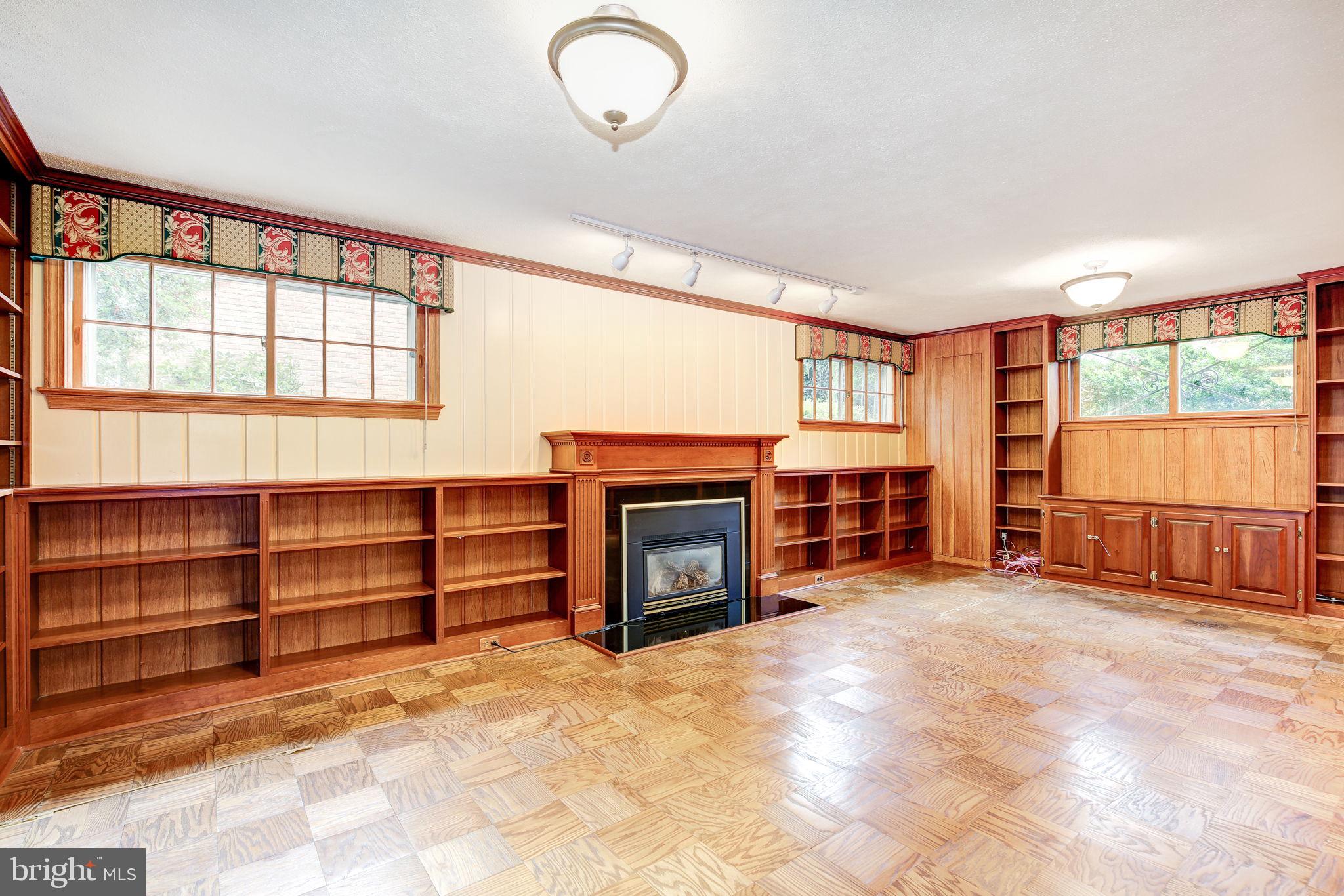 WESTMORELAND HILLS - Residential