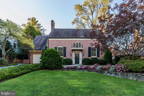 Photo of 5204 Portsmouth Road, BETHESDA, MD 20816 (MLS # MDMC2205104)